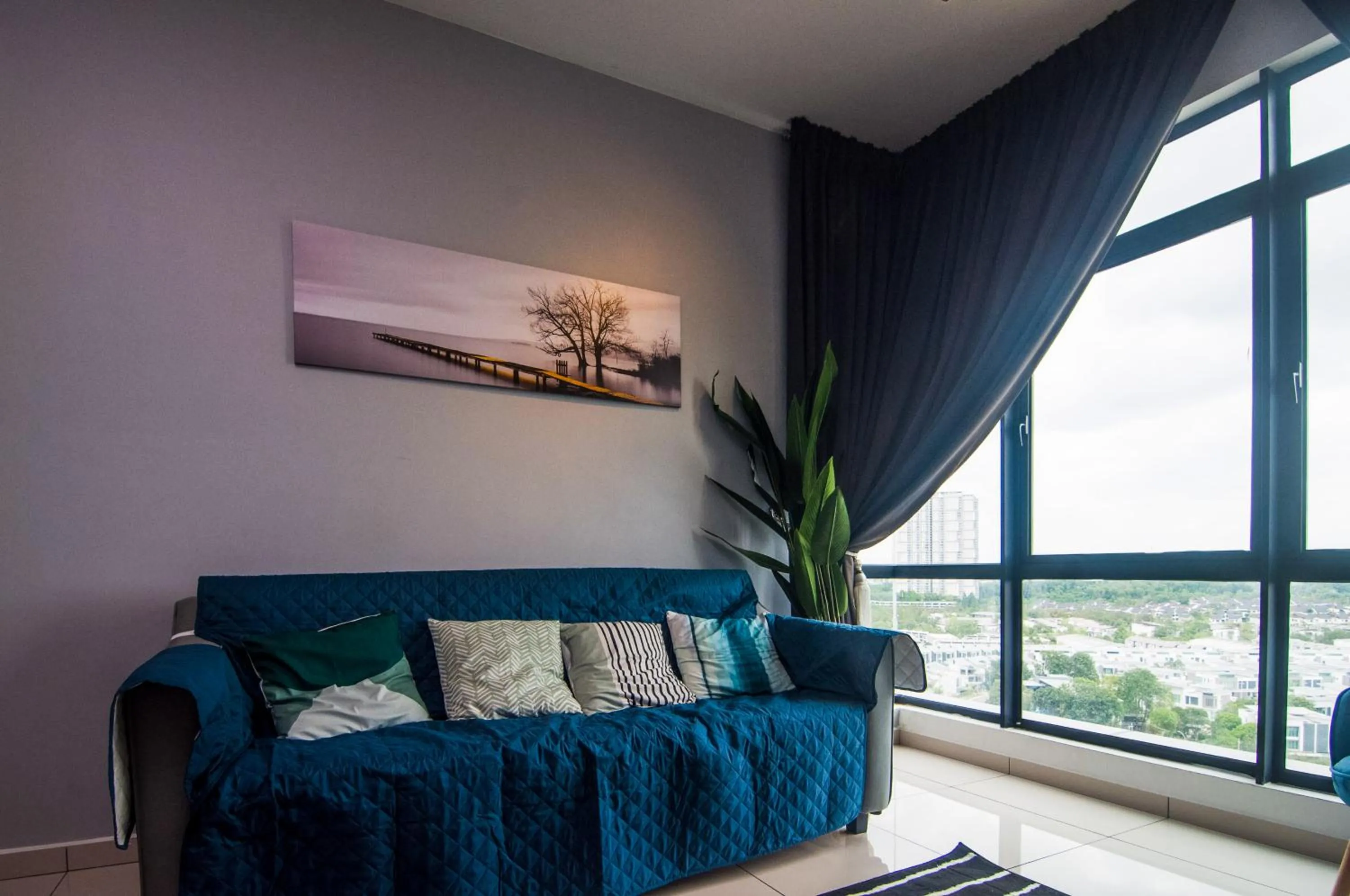 Kenwingston Square Garden By IdealHub