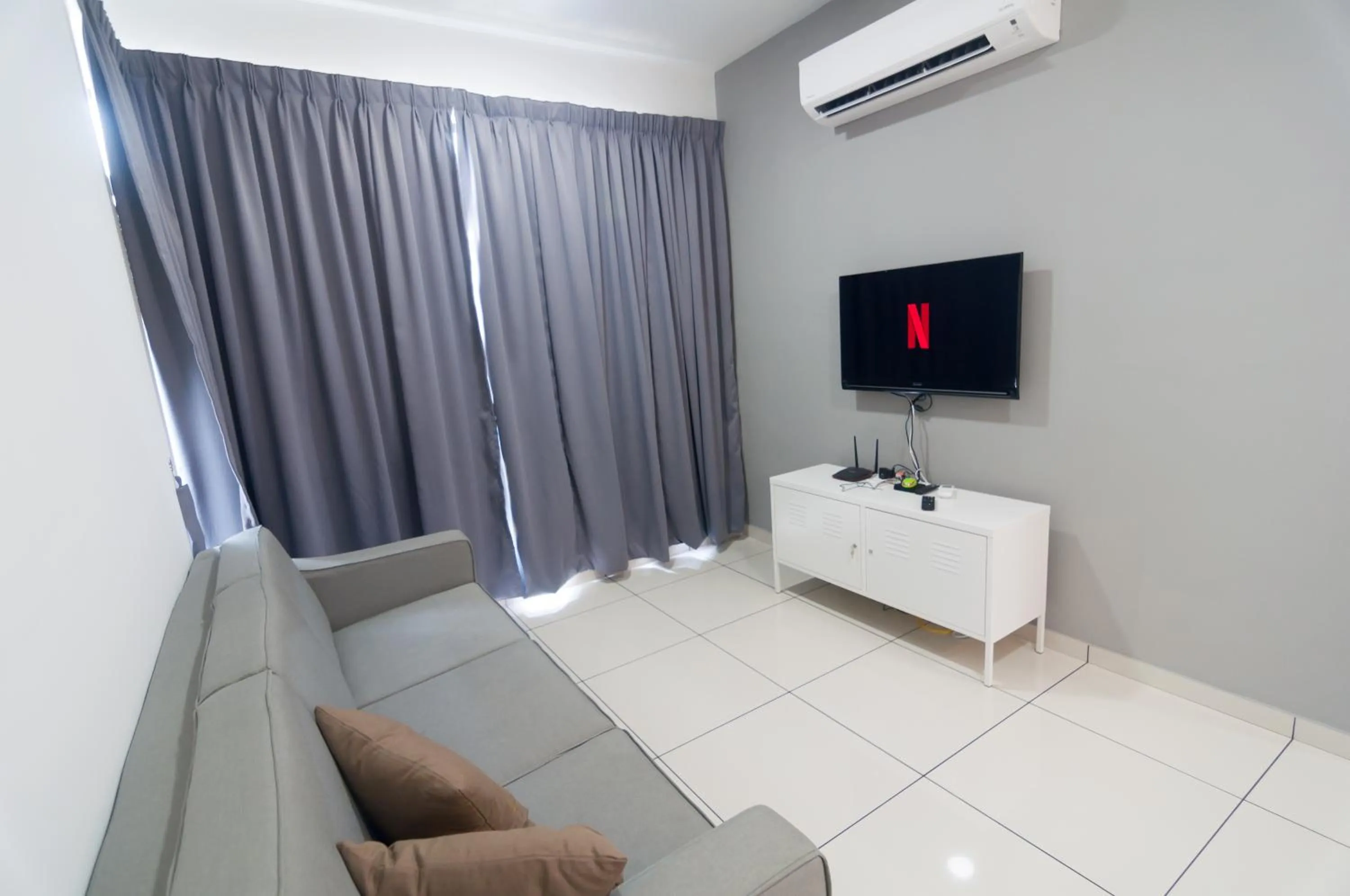 Kenwingston Square Garden By IdealHub