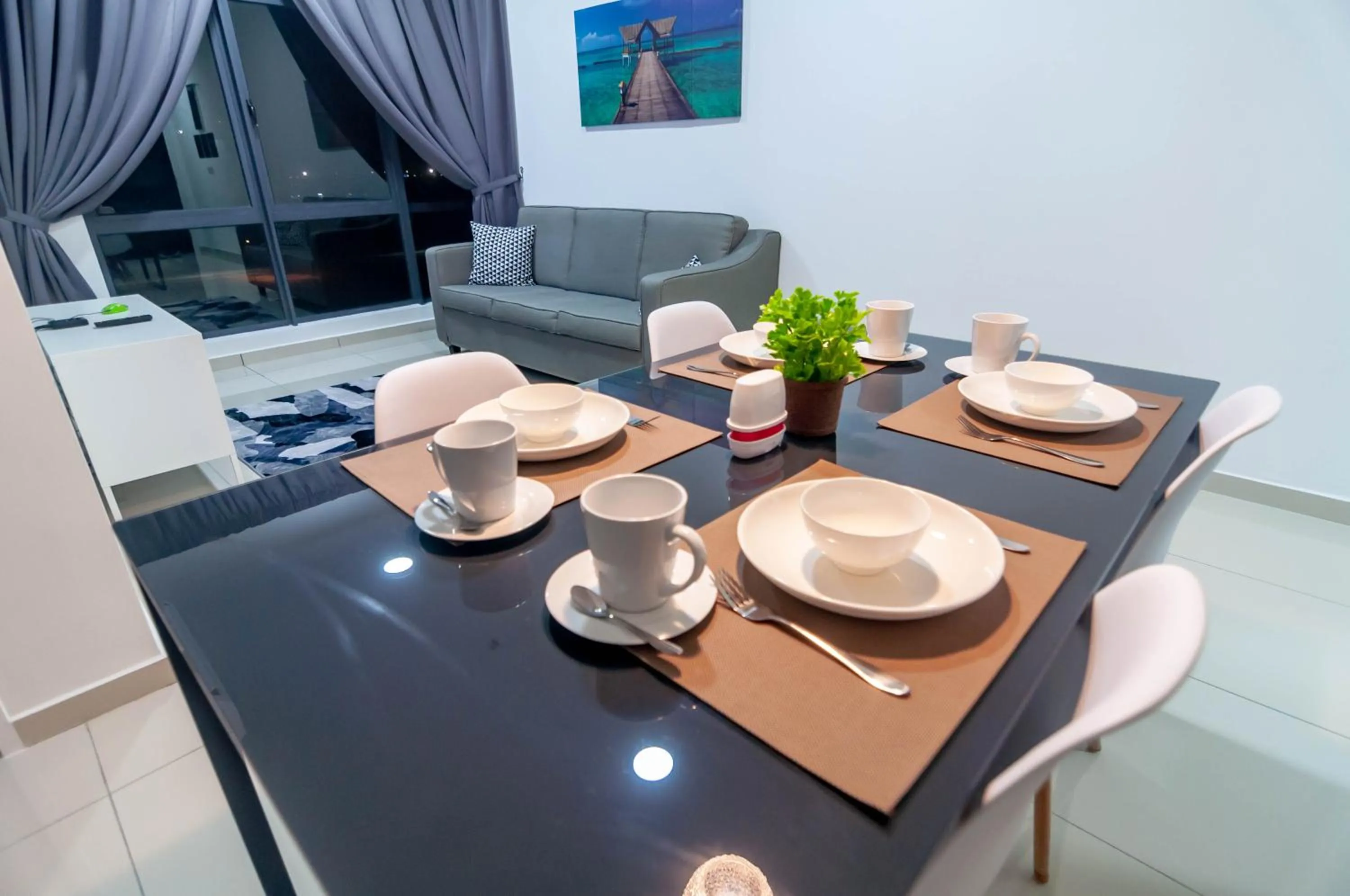 Kenwingston Square Garden By IdealHub