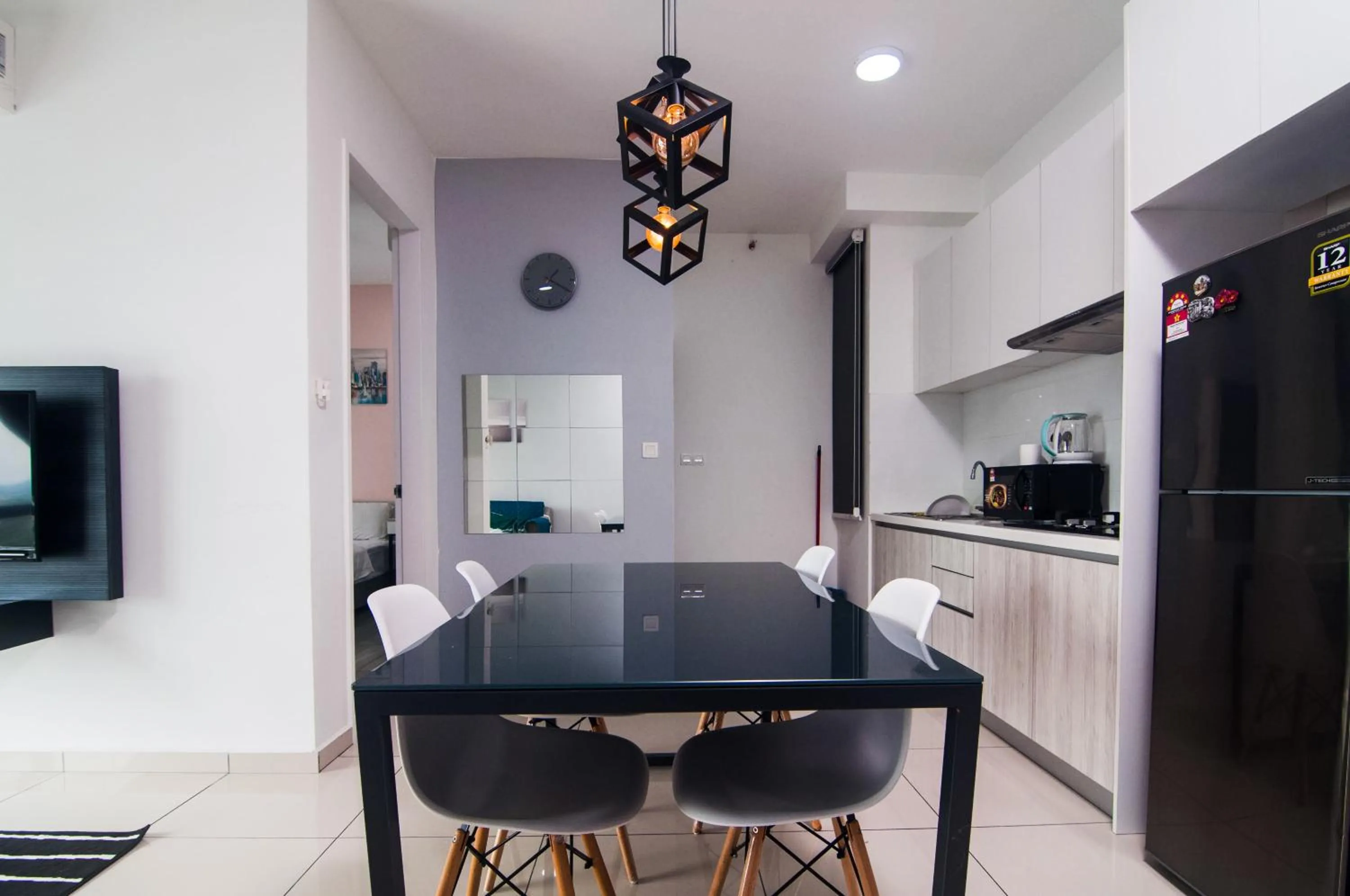 Kenwingston Square Garden By IdealHub