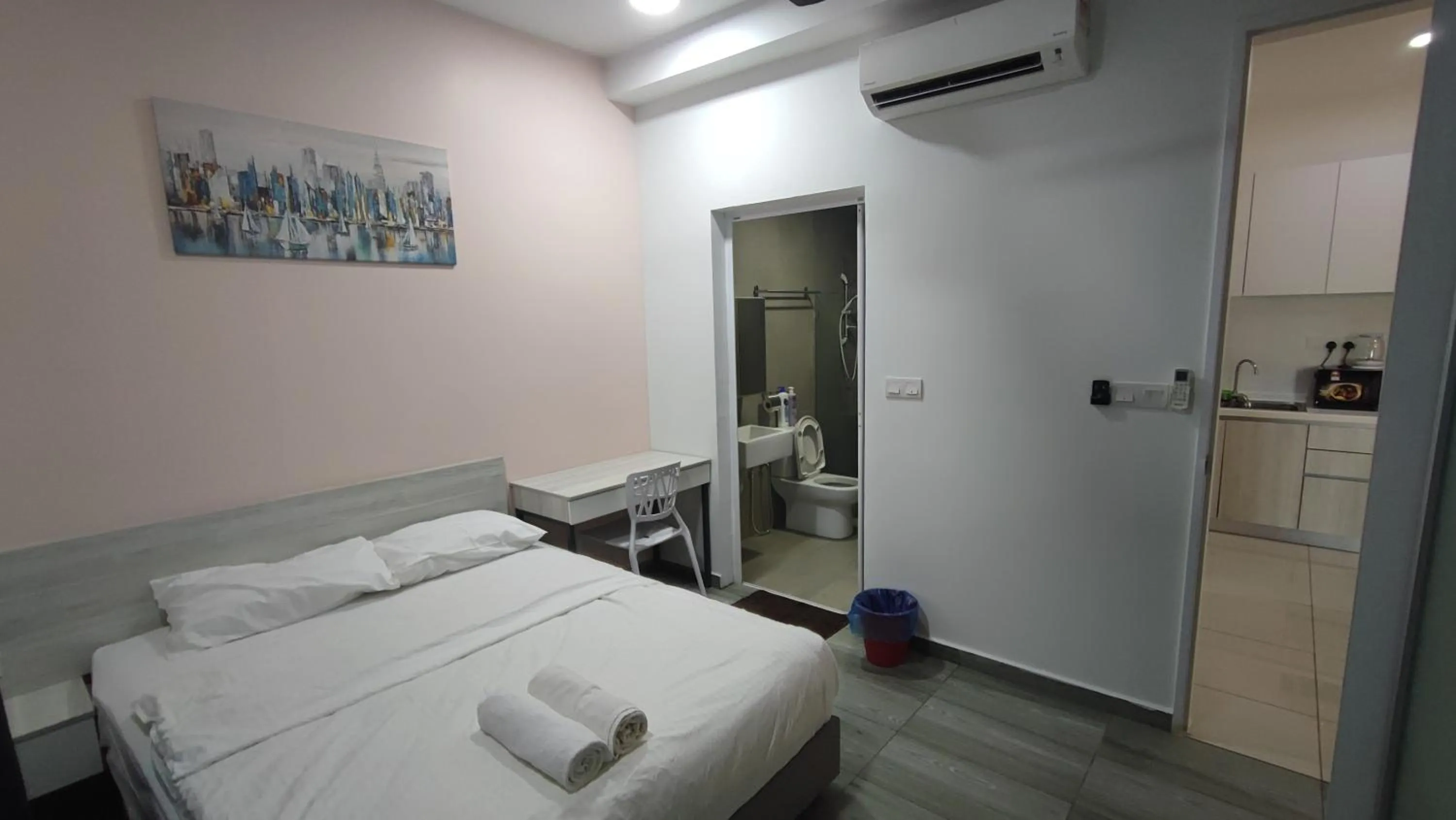 Bed in Kenwingston Square Garden By IdealHub