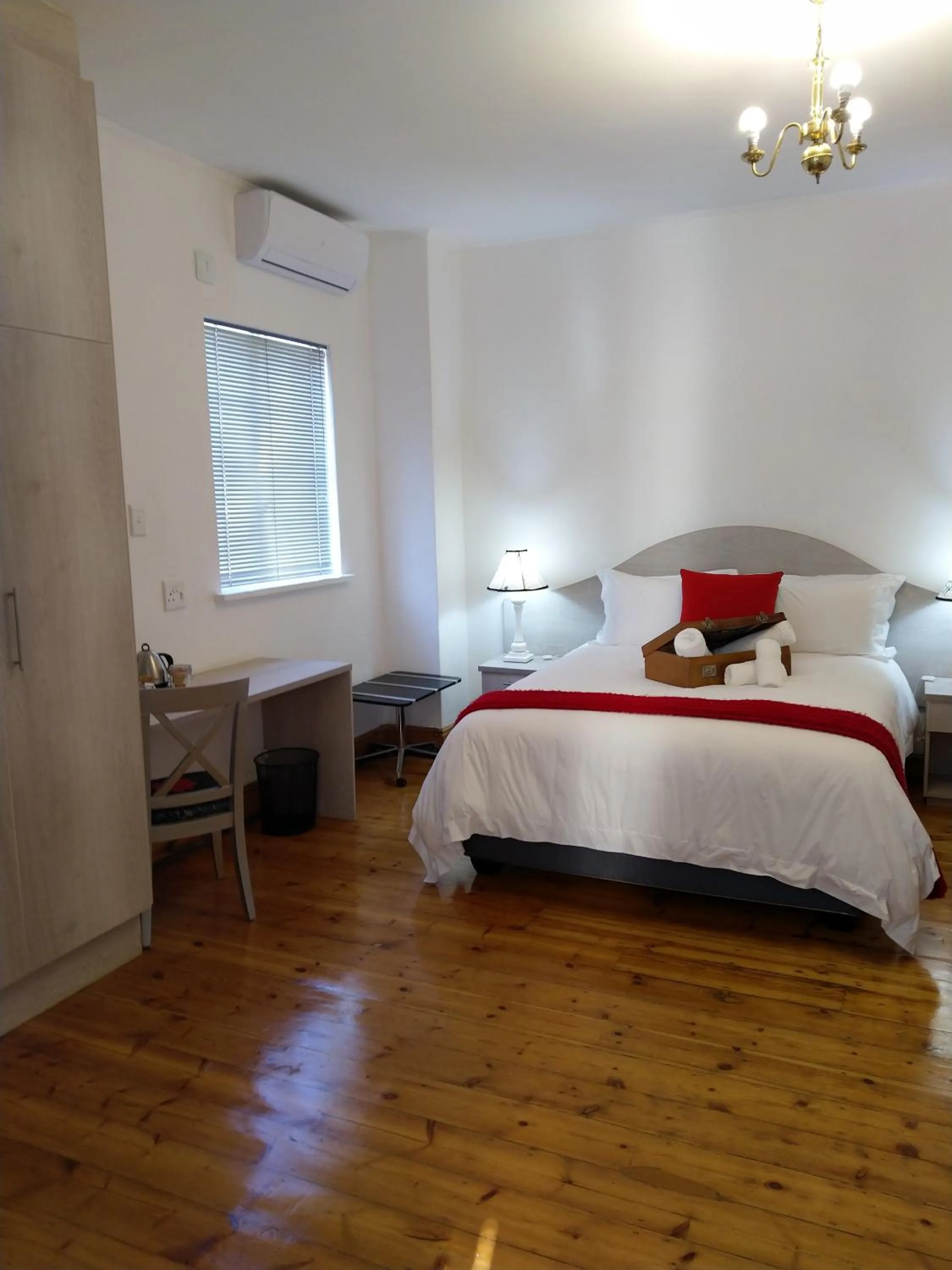 Bed in Savoy Hotel Beaufort-West