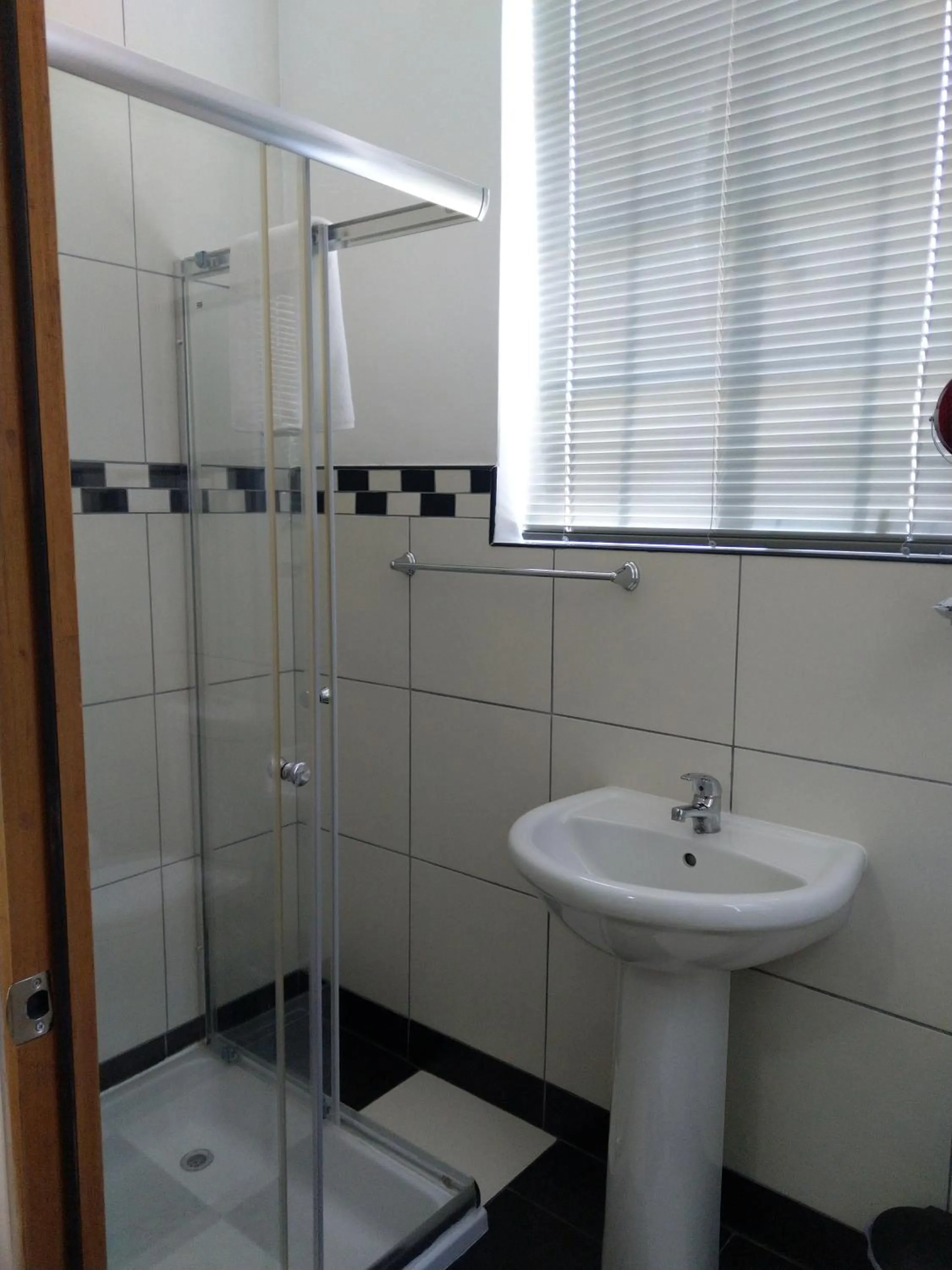 Bathroom in Savoy Hotel Beaufort-West