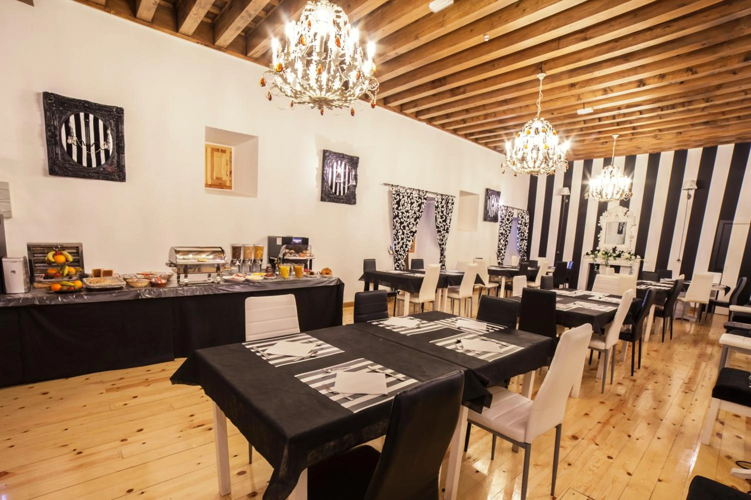 Food and drinks in Hotel San Antón Abad