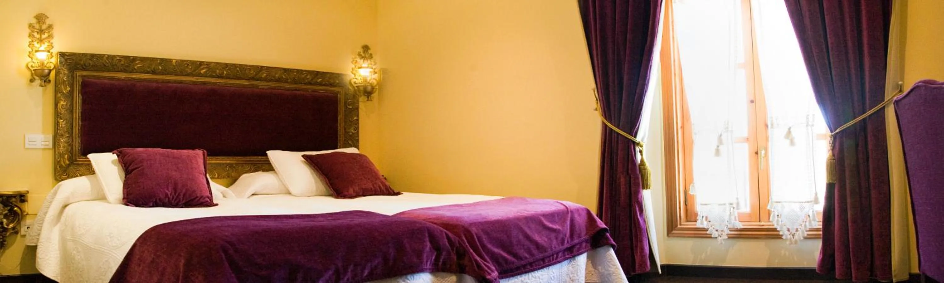 Decorative detail, Bed in Hotel San Antón Abad