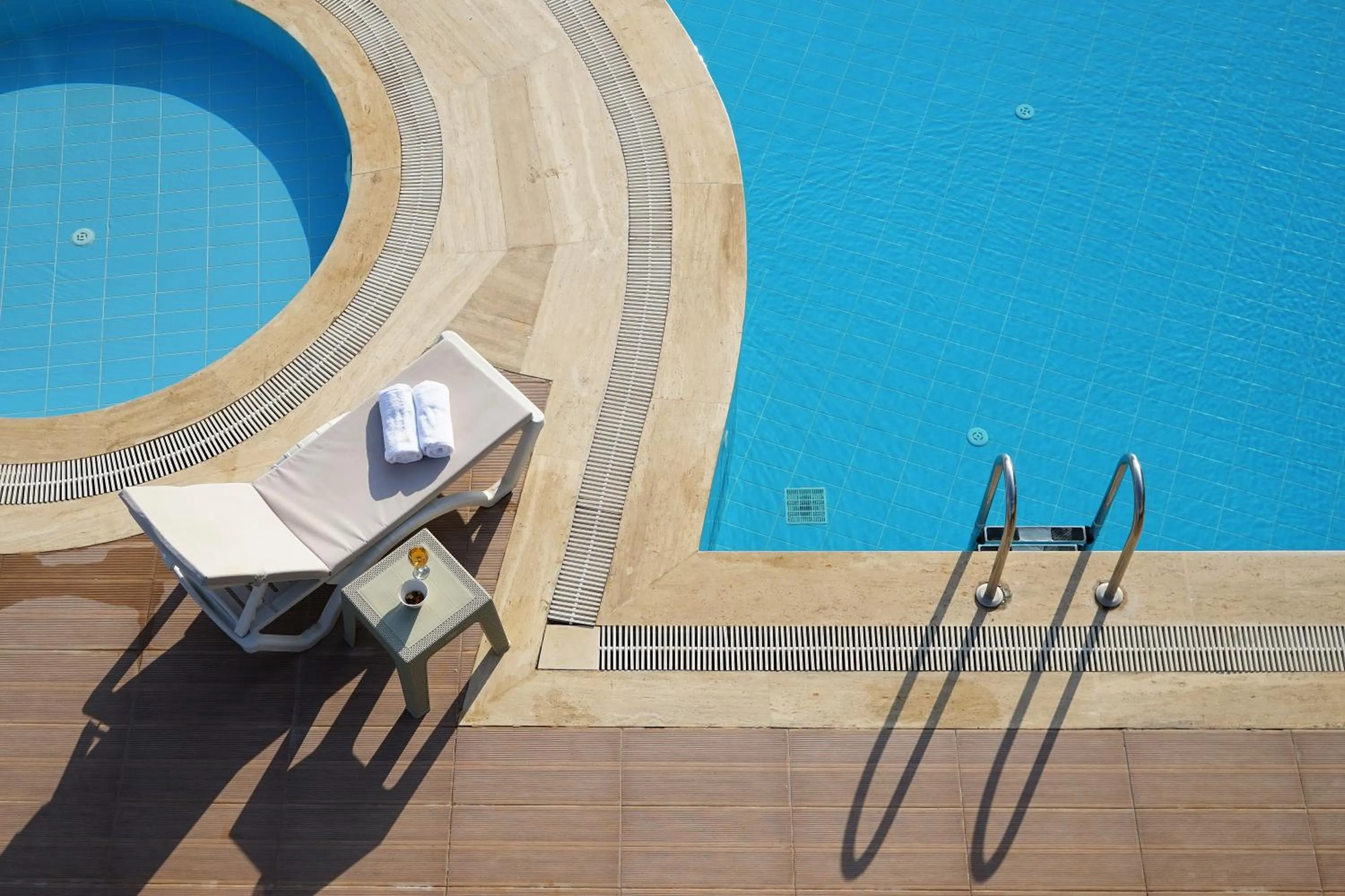 Swimming pool in MENE SUITES