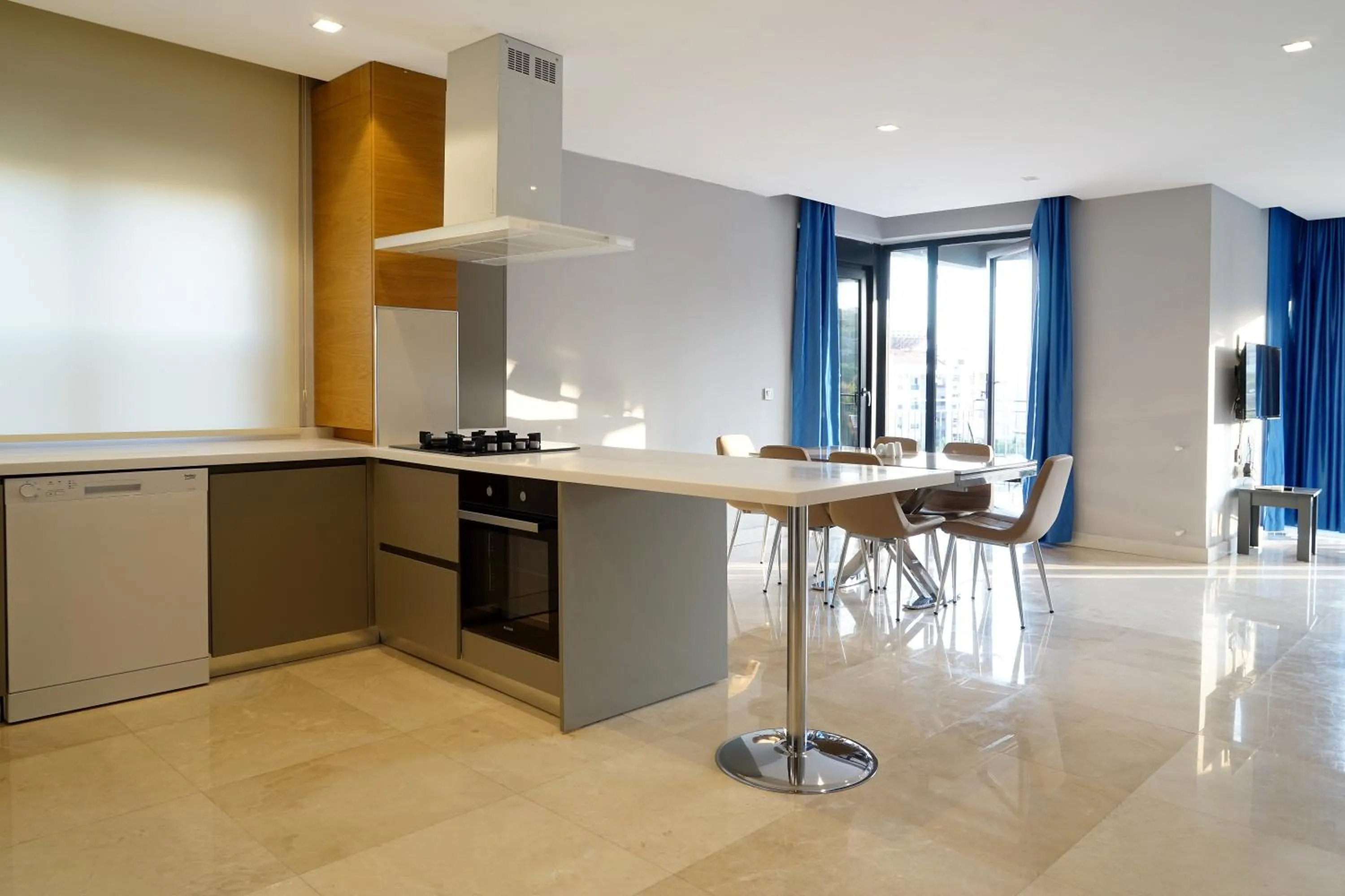 Kitchen or kitchenette in MENE SUITES