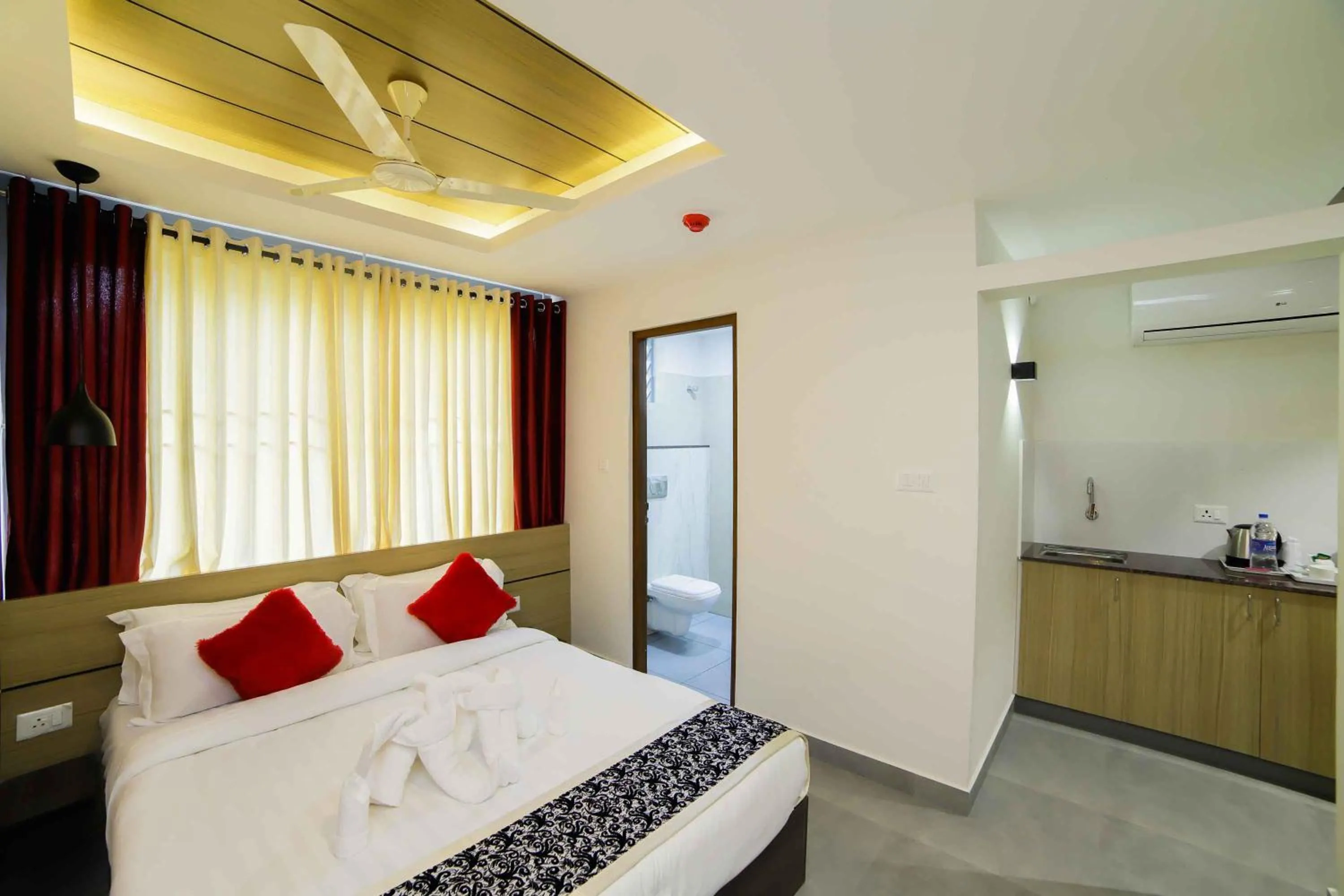 Bedroom, Bed in Bhavanam Regency Guruvayoor