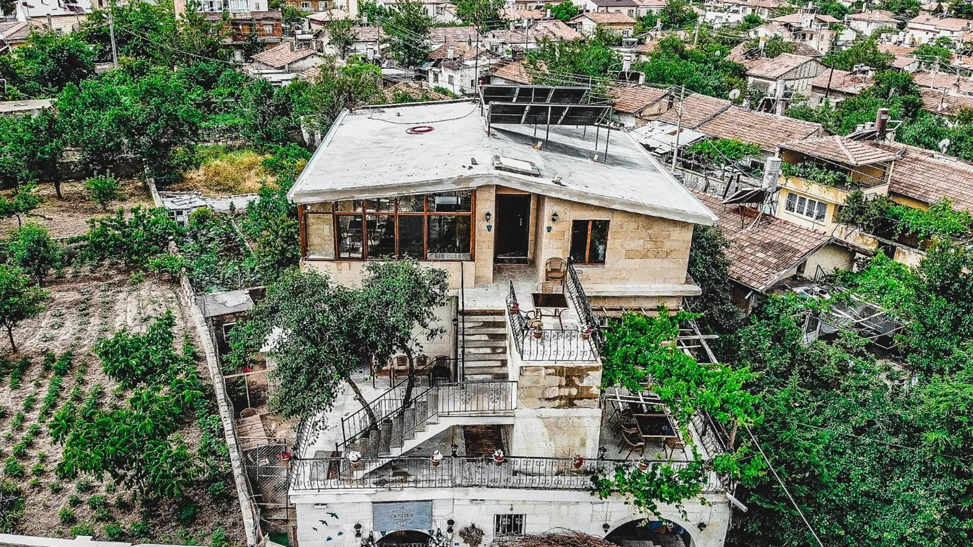 Facade/entrance in Capiedra Hotel