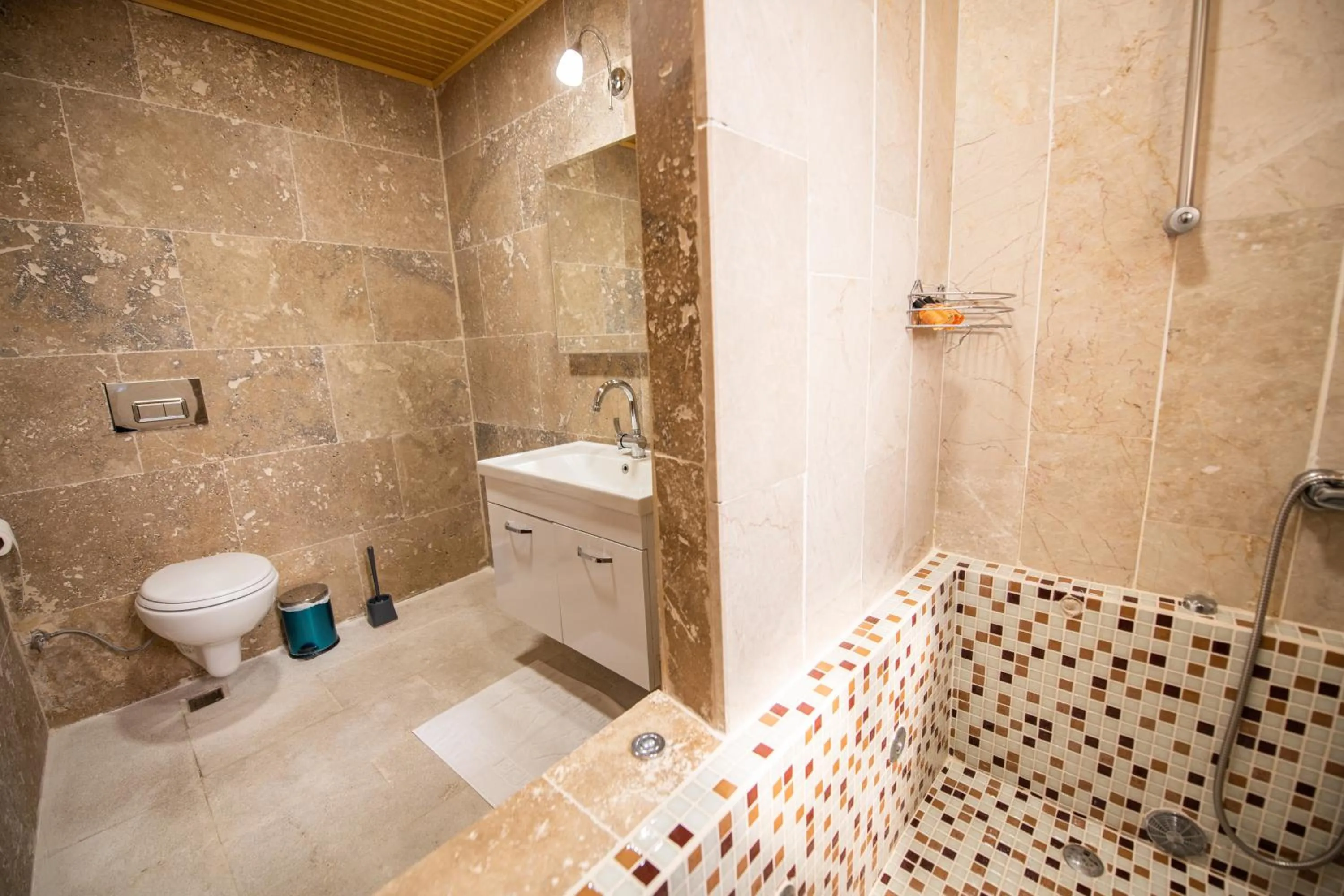 Hot Tub in Capiedra Hotel