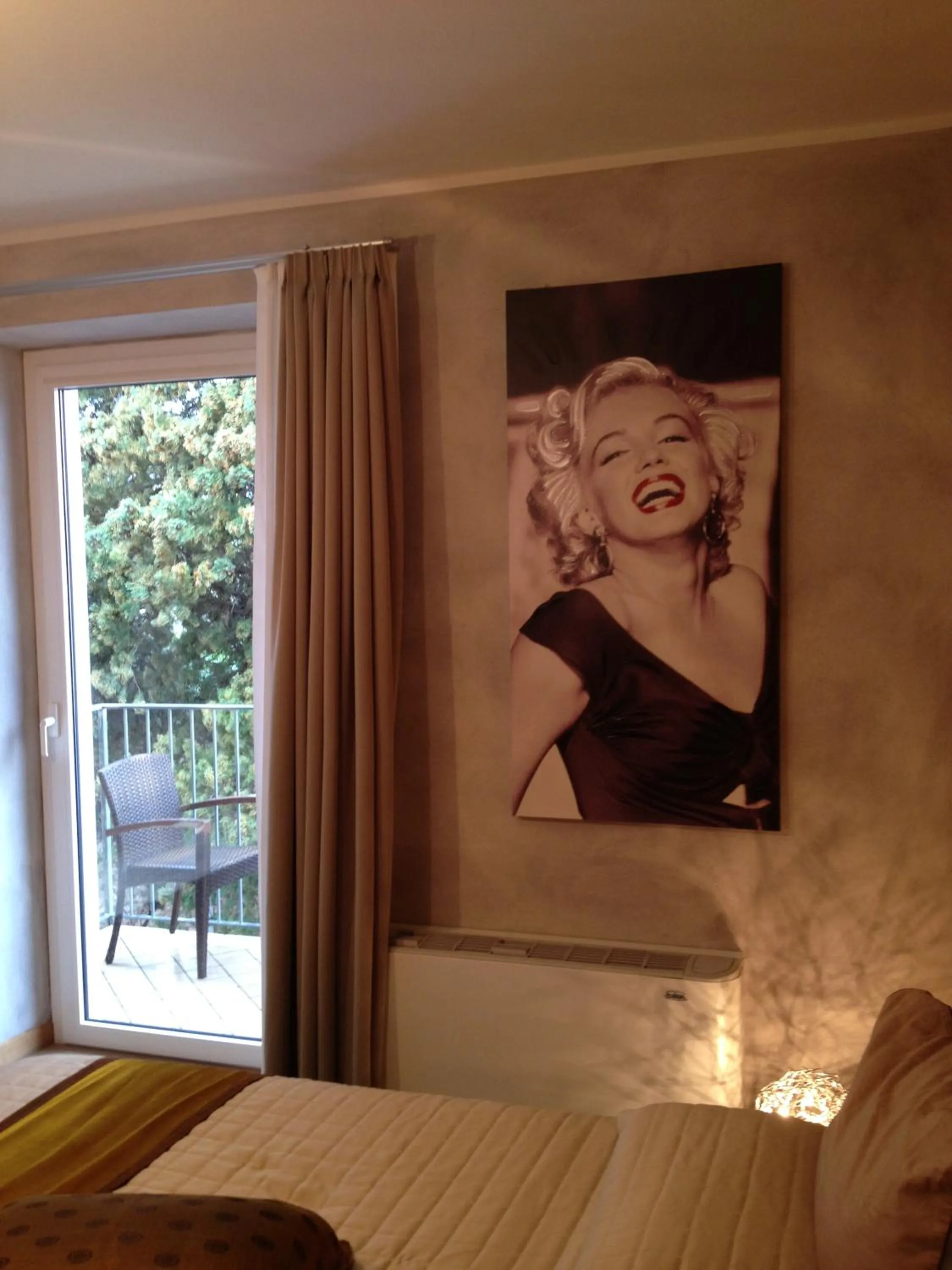 Decorative detail, Bed in Hotel Baia dei Pini