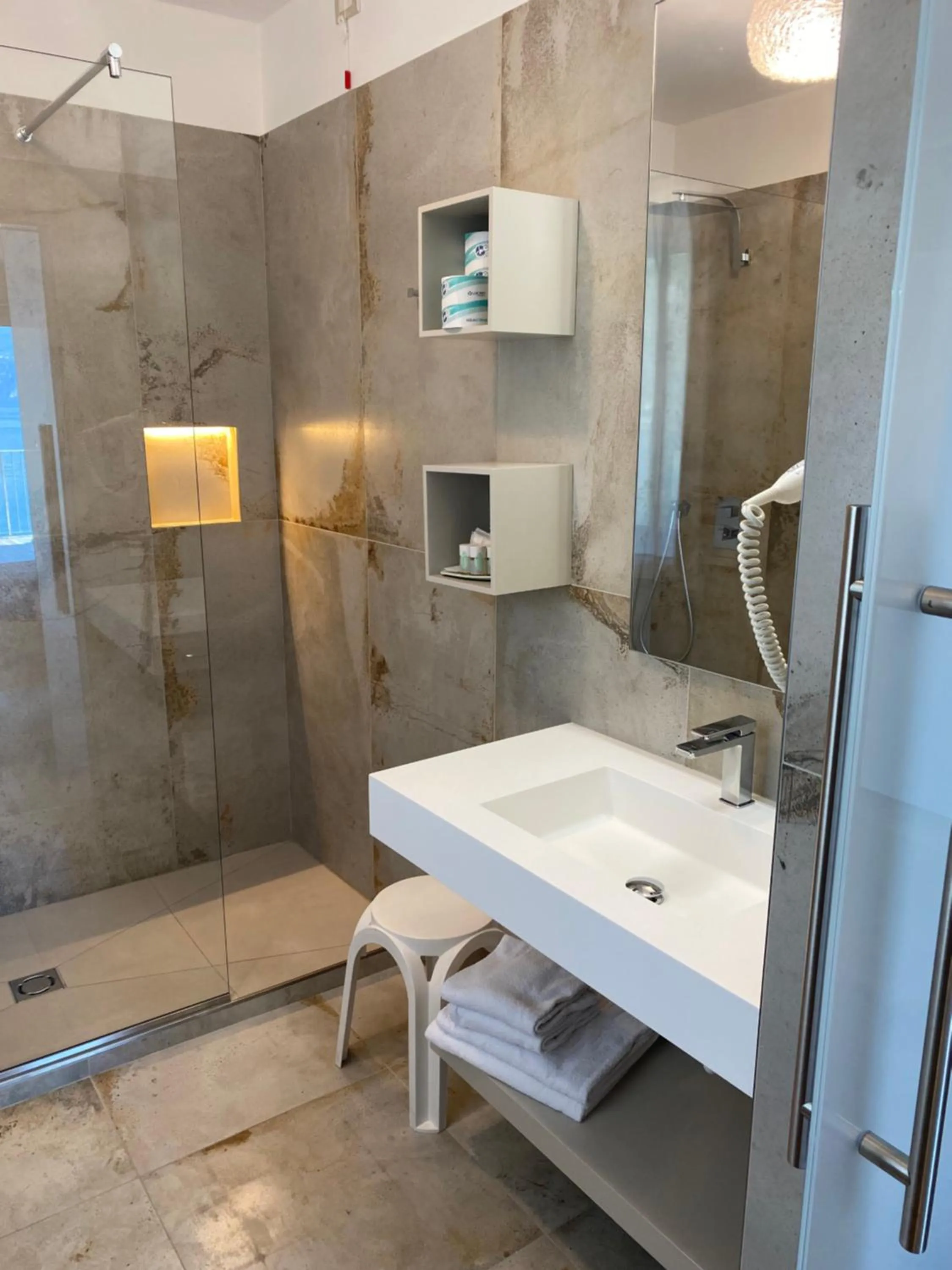 Lake view in Hotel Baia dei Pini