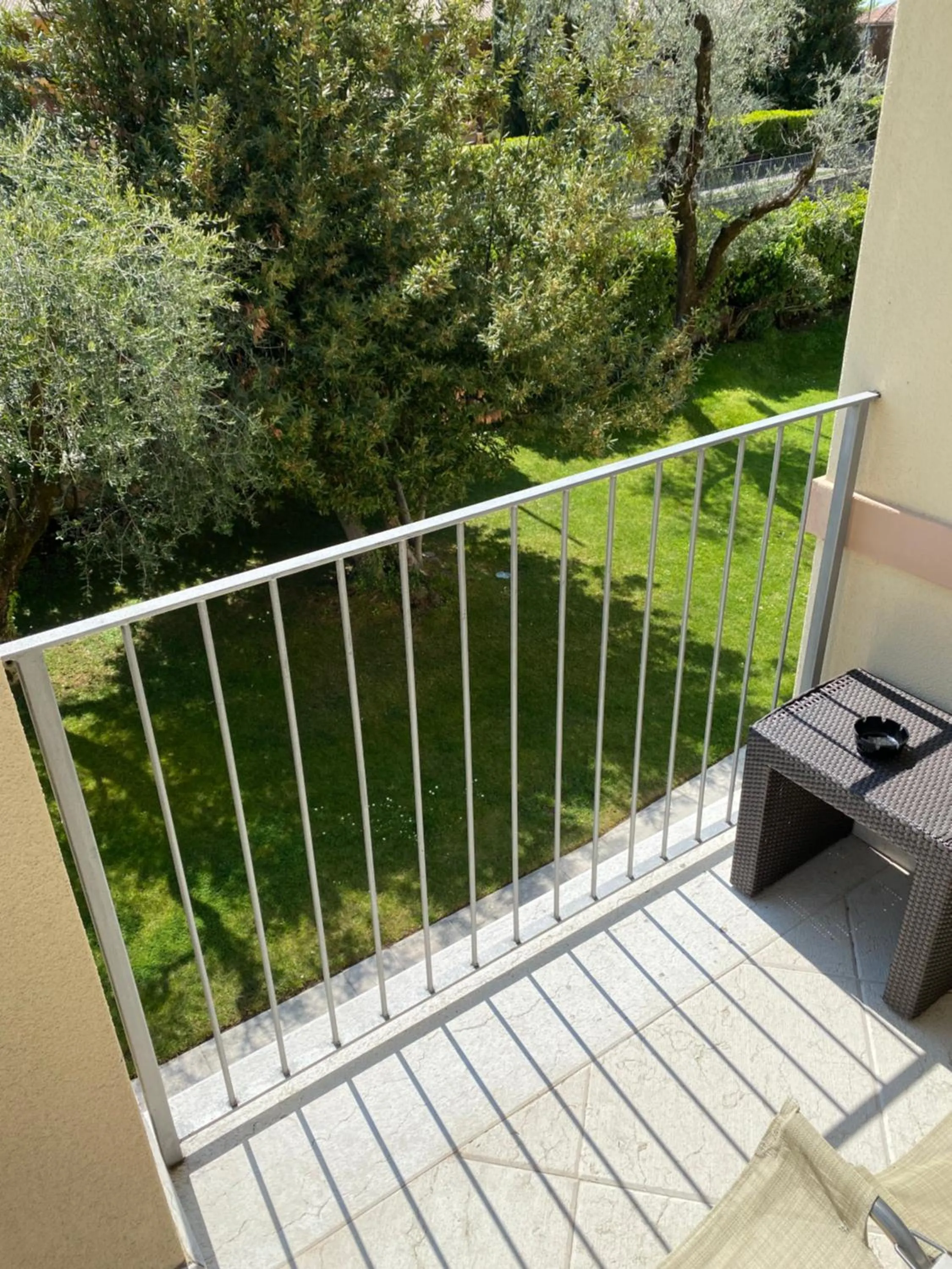 Garden view in Hotel Baia dei Pini