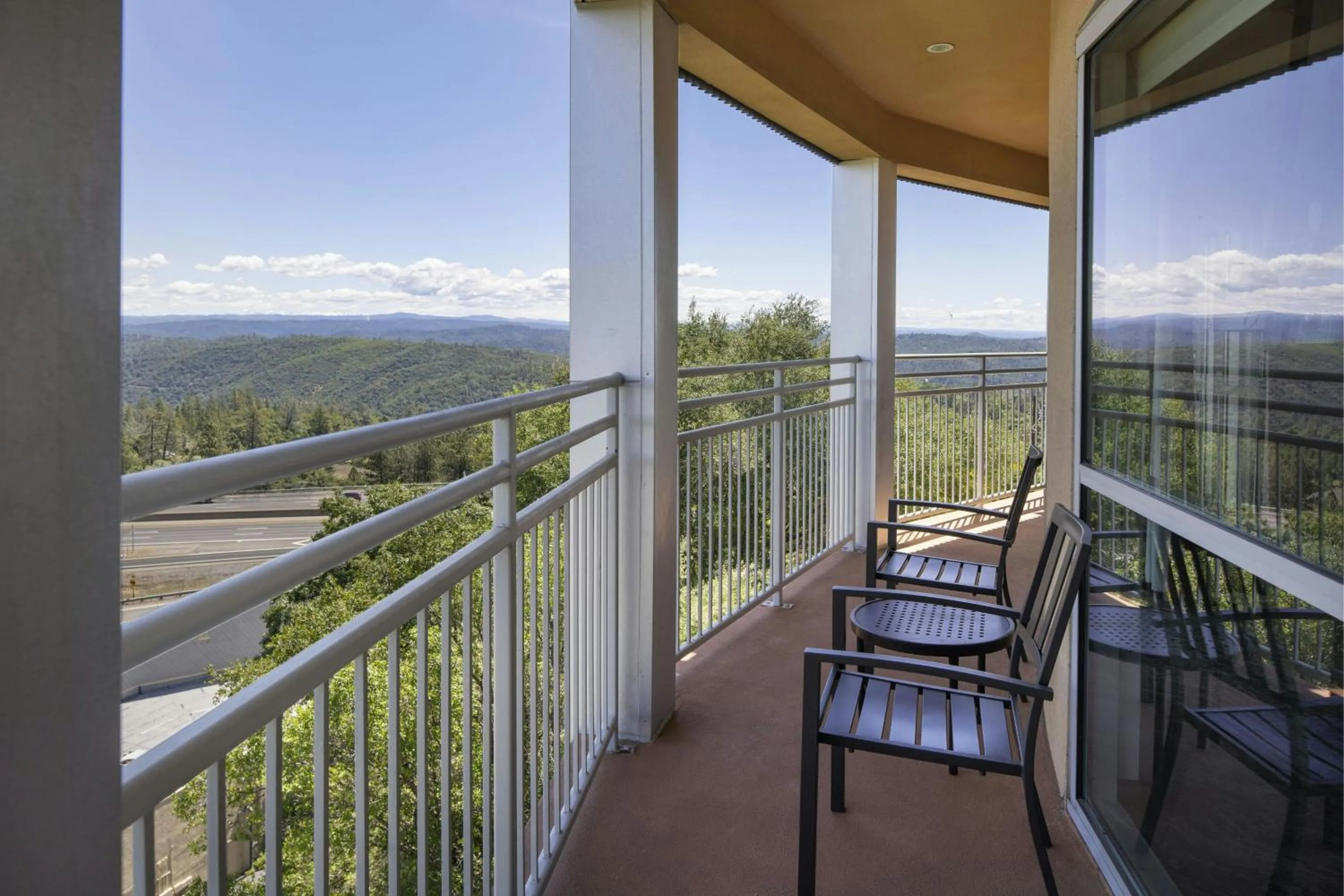 Photo of the whole room in Hotel Vista Sierra
