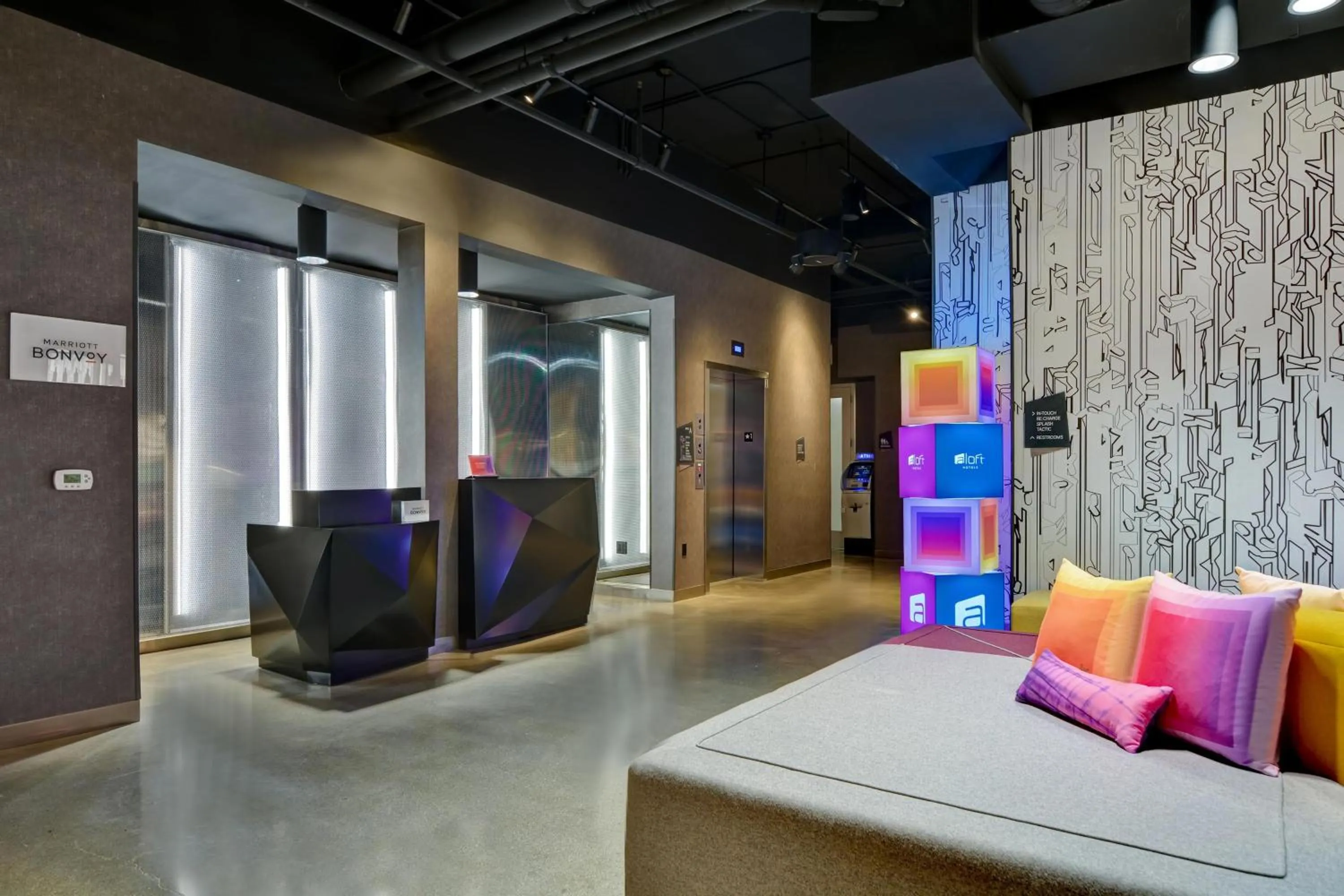 Lobby or reception in Aloft Secaucus Meadowlands