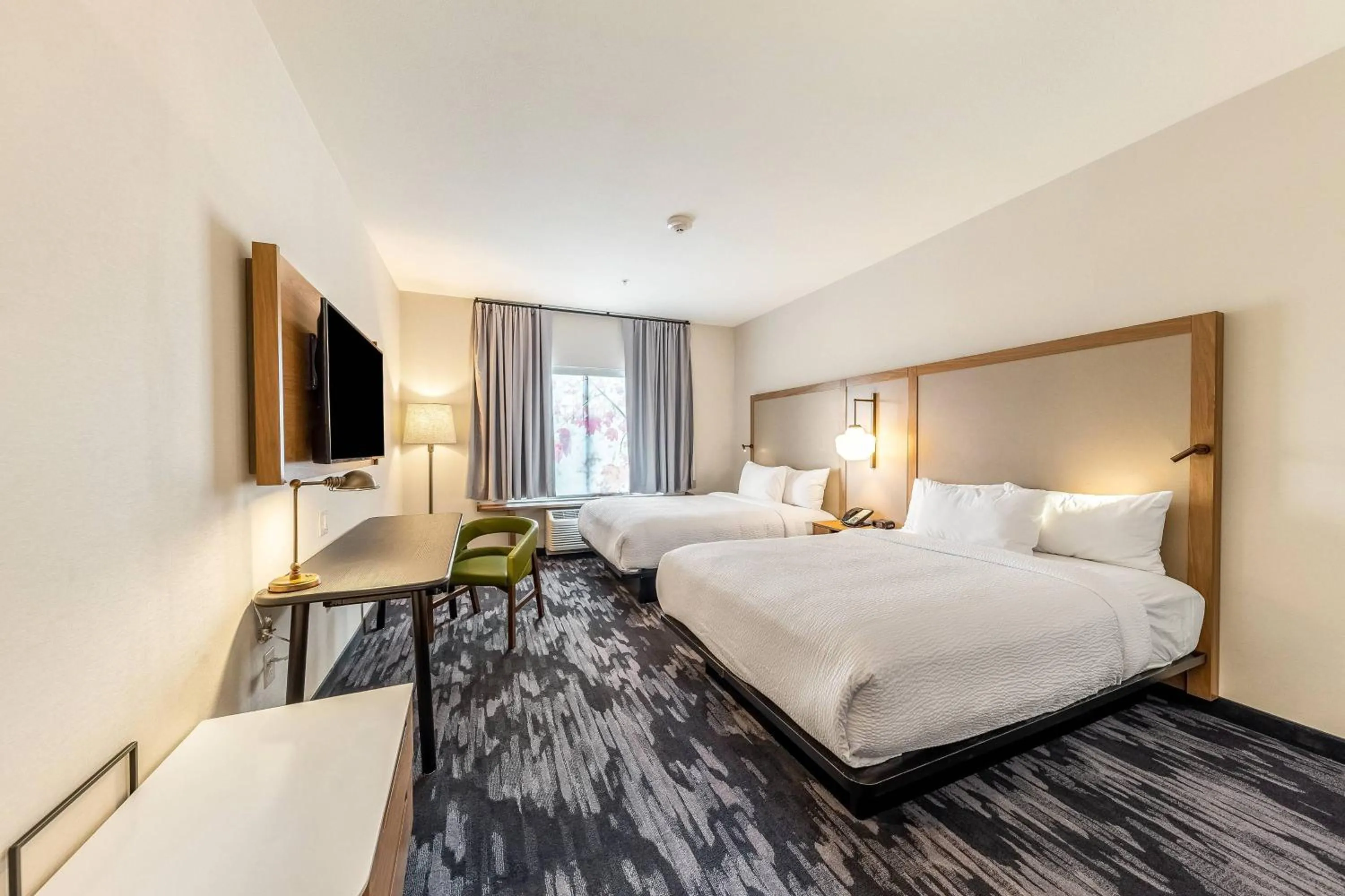 Photo of the whole room, Bed in Fairfield Inn & Suites by Marriott Gainesville I-35