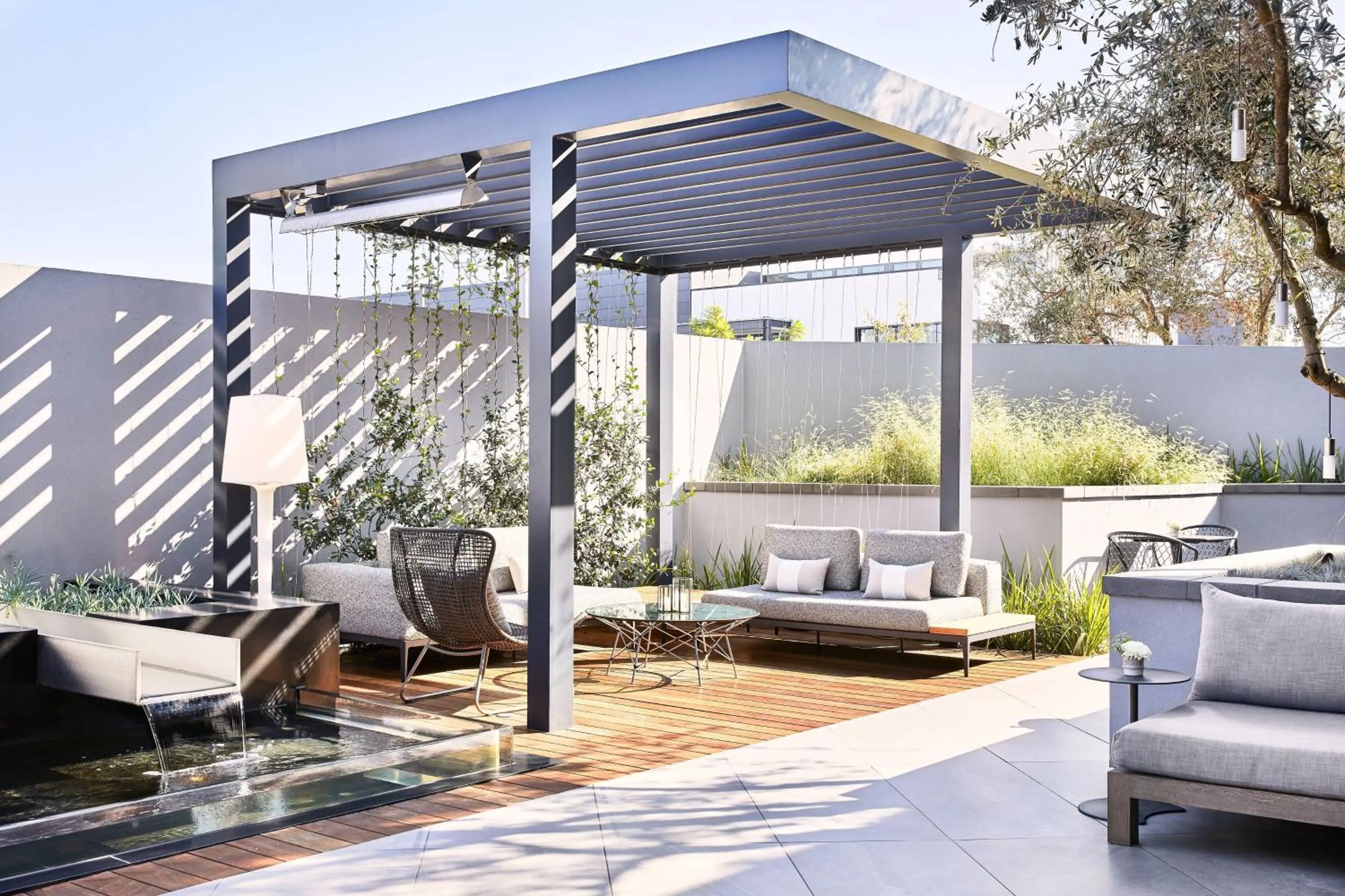 Lounge or bar in AC Hotel by Marriott Los Angeles South Bay