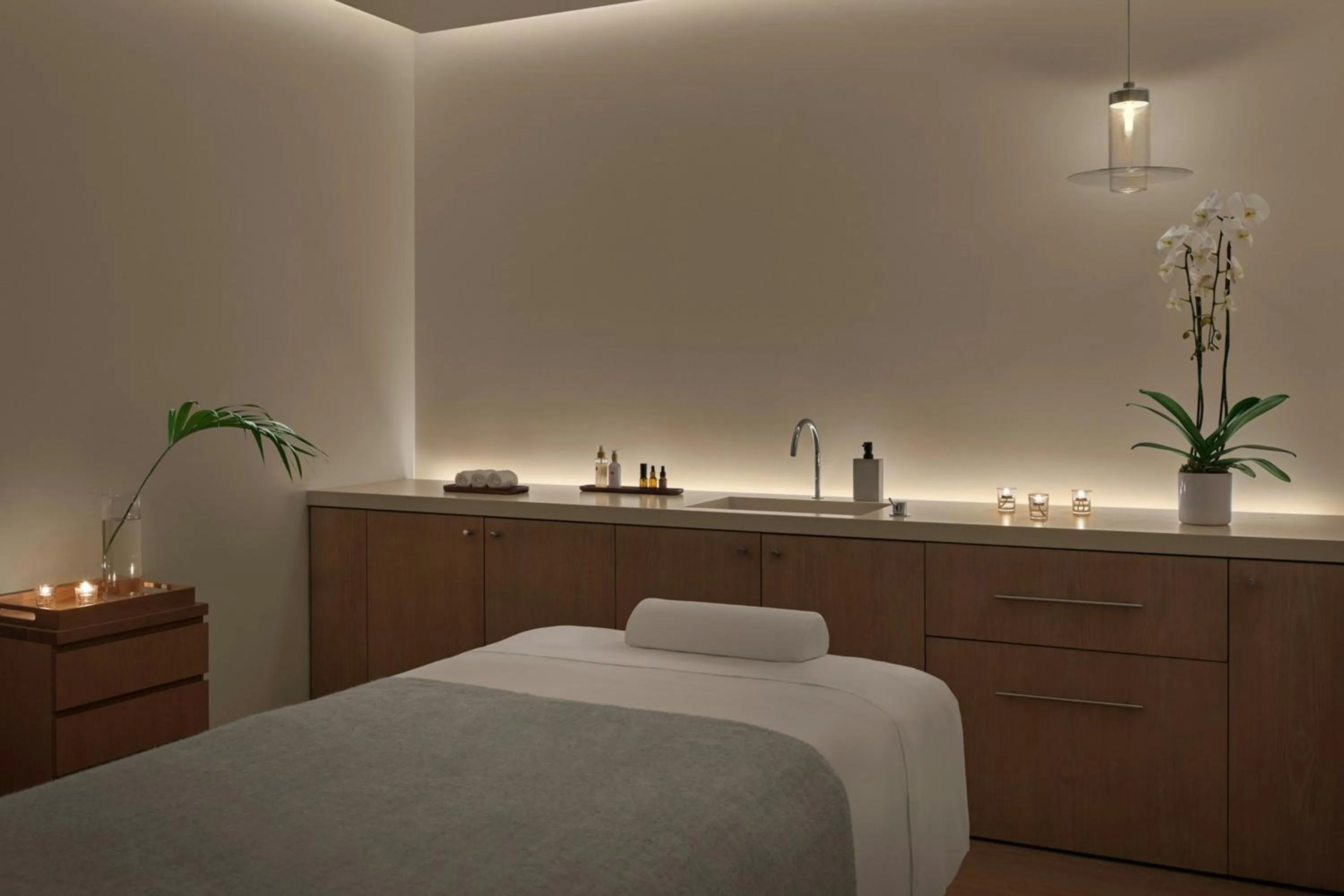 Spa and wellness centre/facilities, Bed in The West Hollywood EDITION