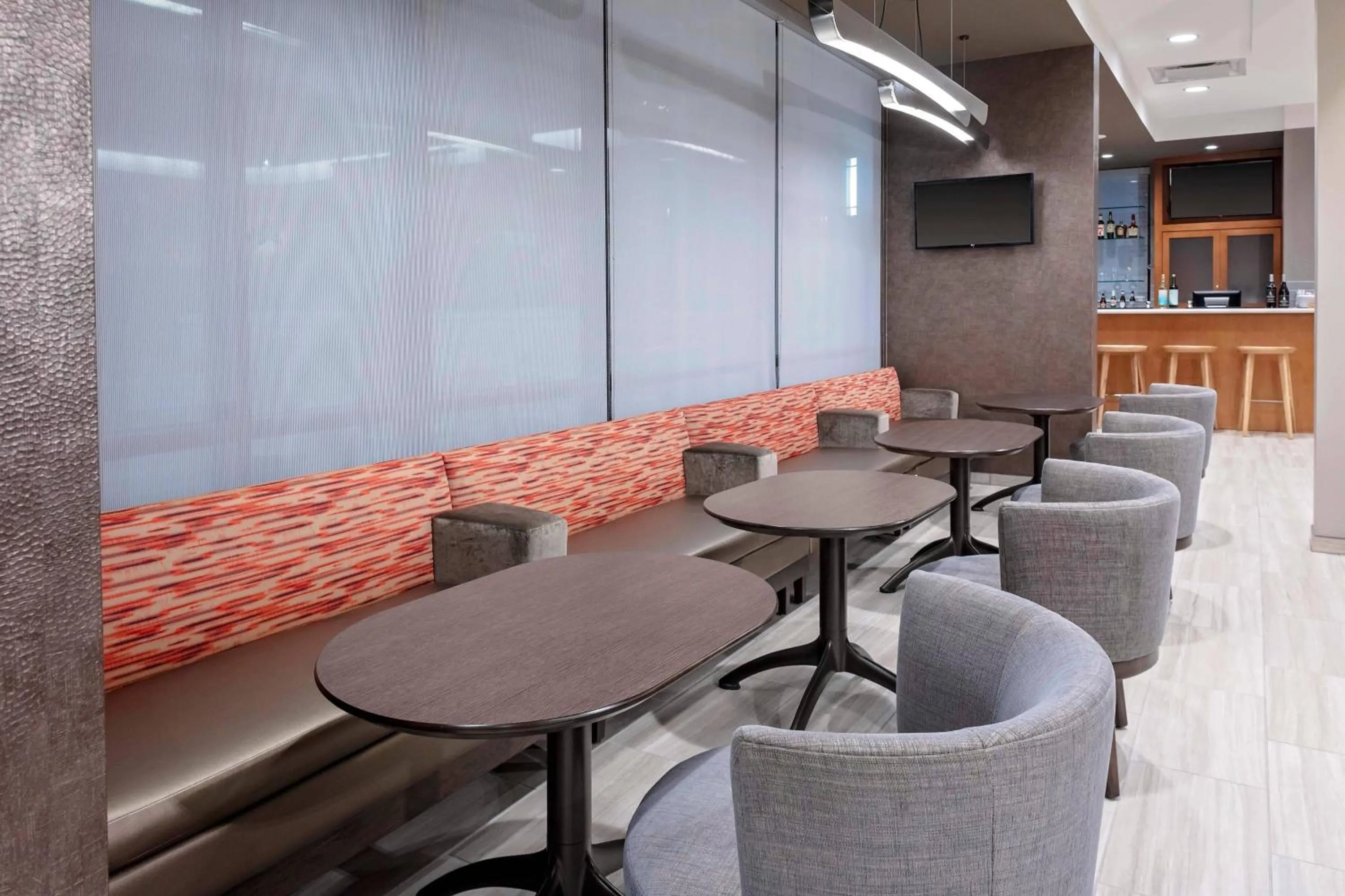 Breakfast in SpringHill Suites by Marriott Kansas City Plaza