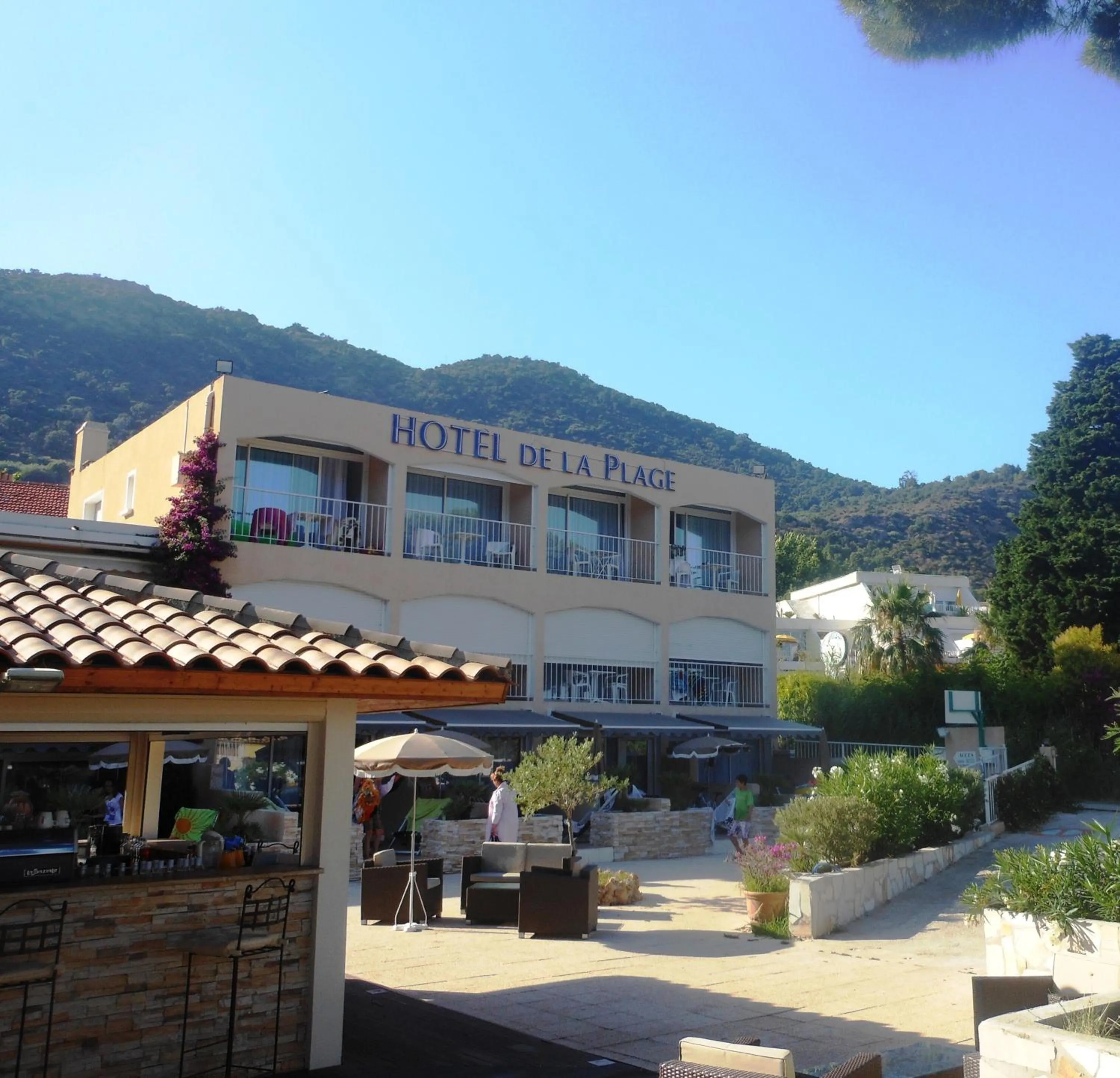 Restaurant/places to eat in Hotel de la Plage