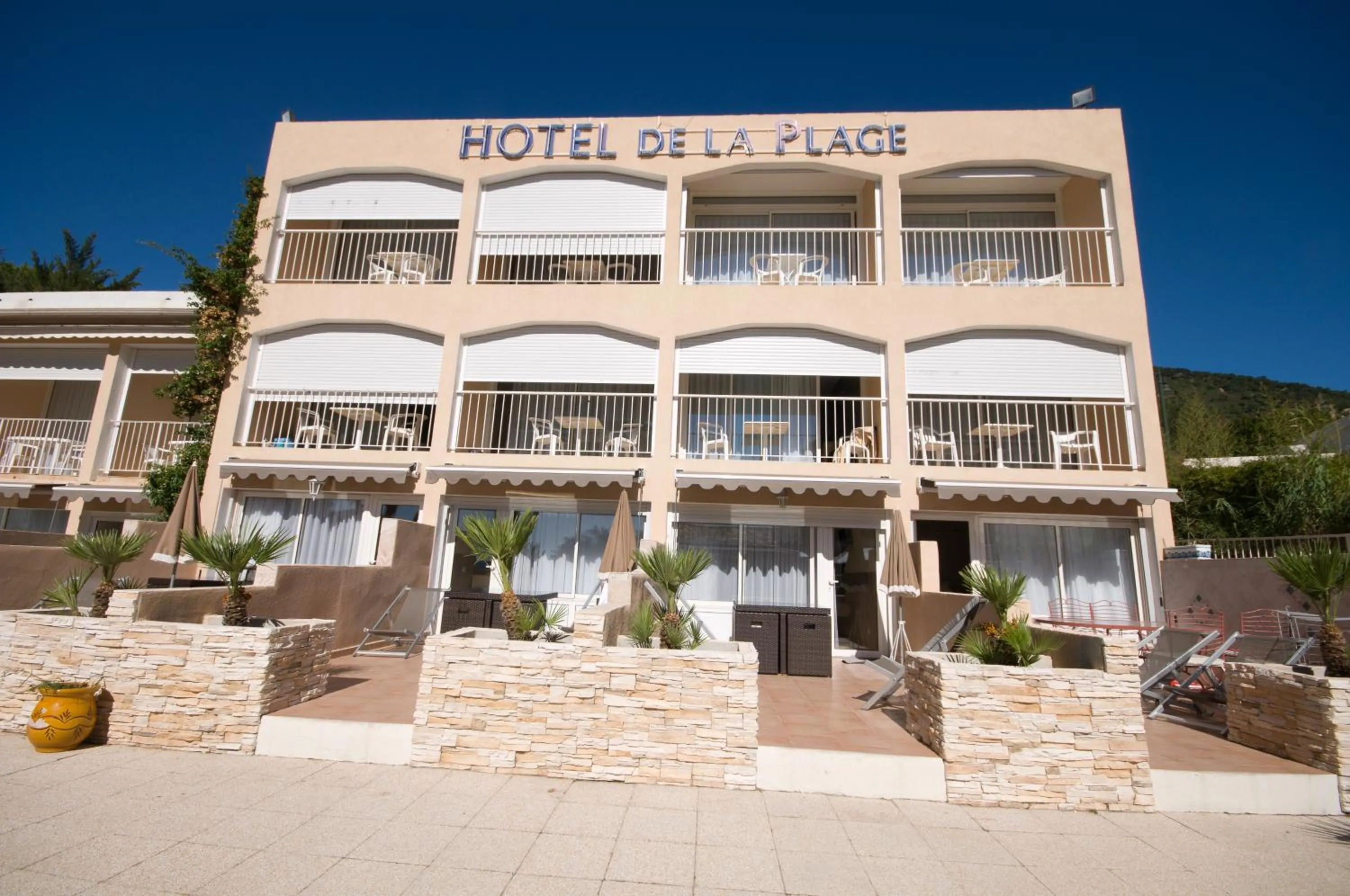 Property building in Hotel de la Plage
