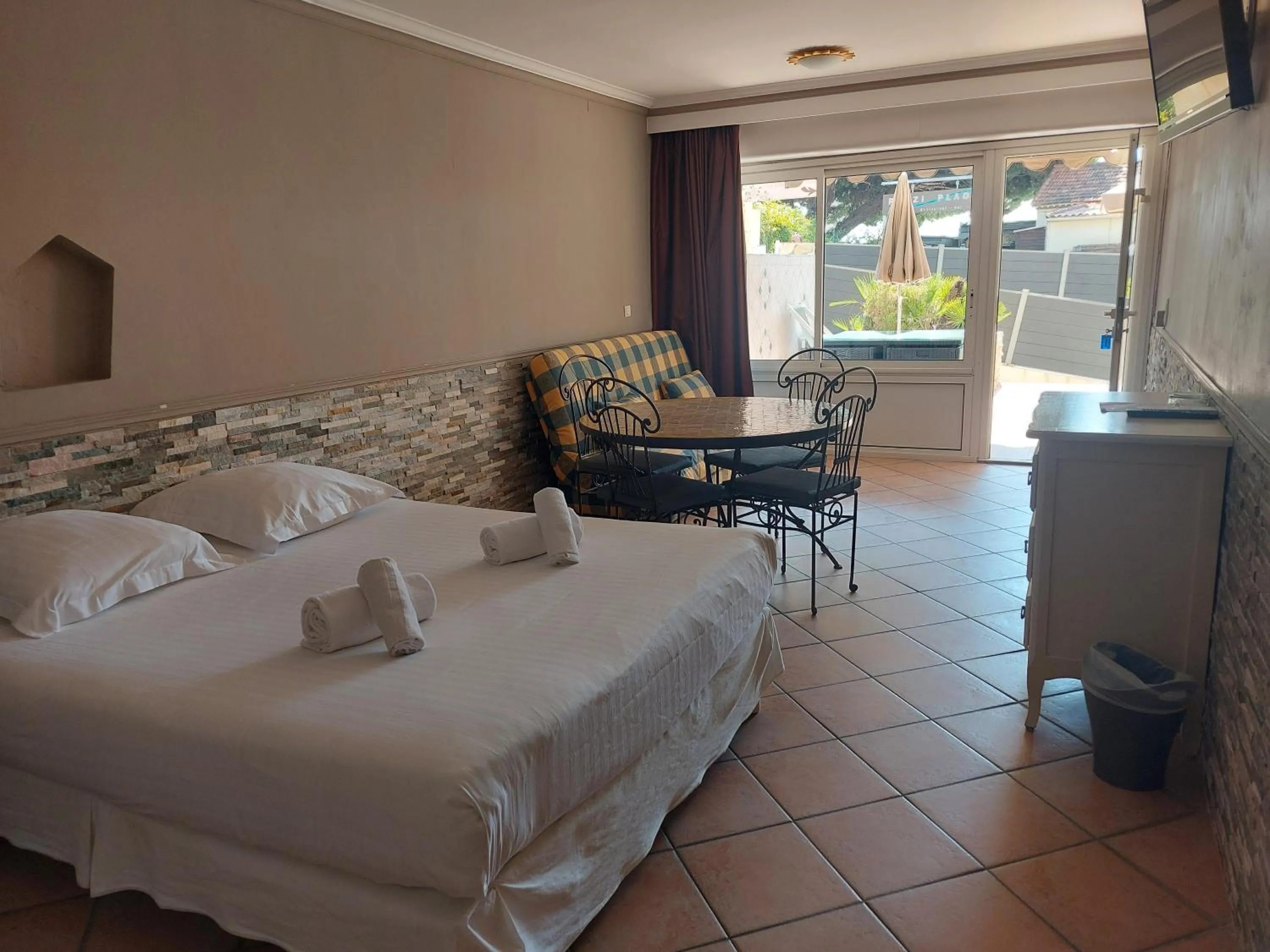 Bed in Hotel de la Plage