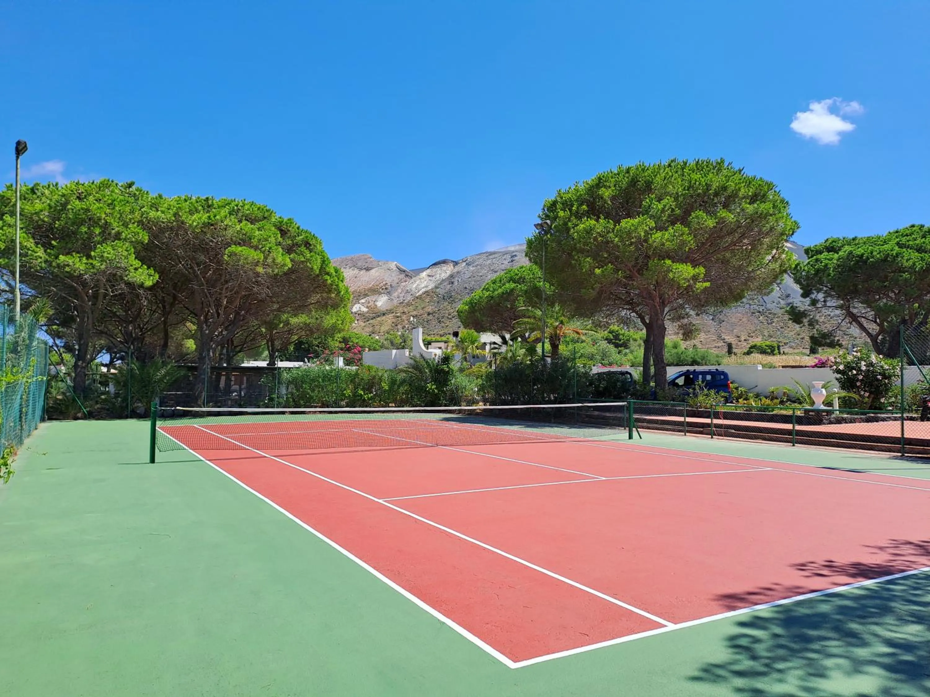 Tennis court in Villa Saracina