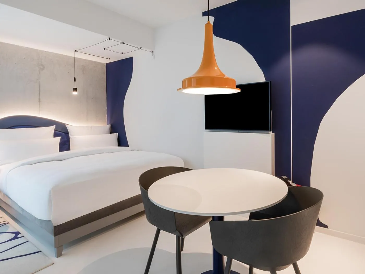 Photo of the whole room, Bed in KPM Hotel & Residences Berlin, a Member of Design Hotels