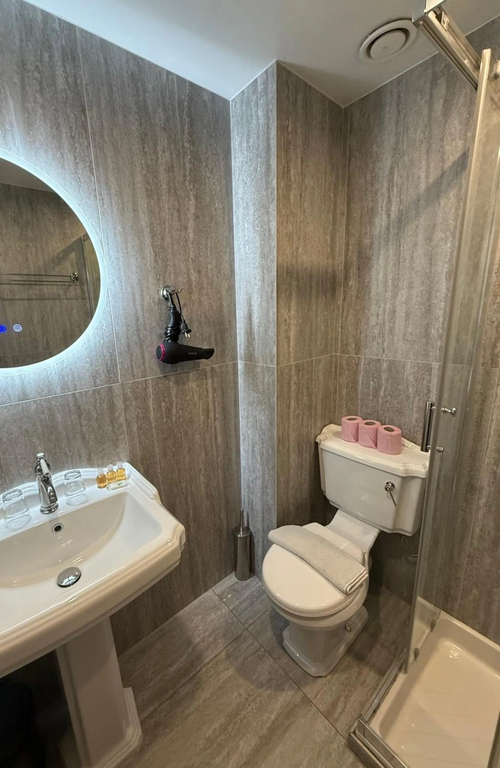 Bathroom in Hotel de Berne