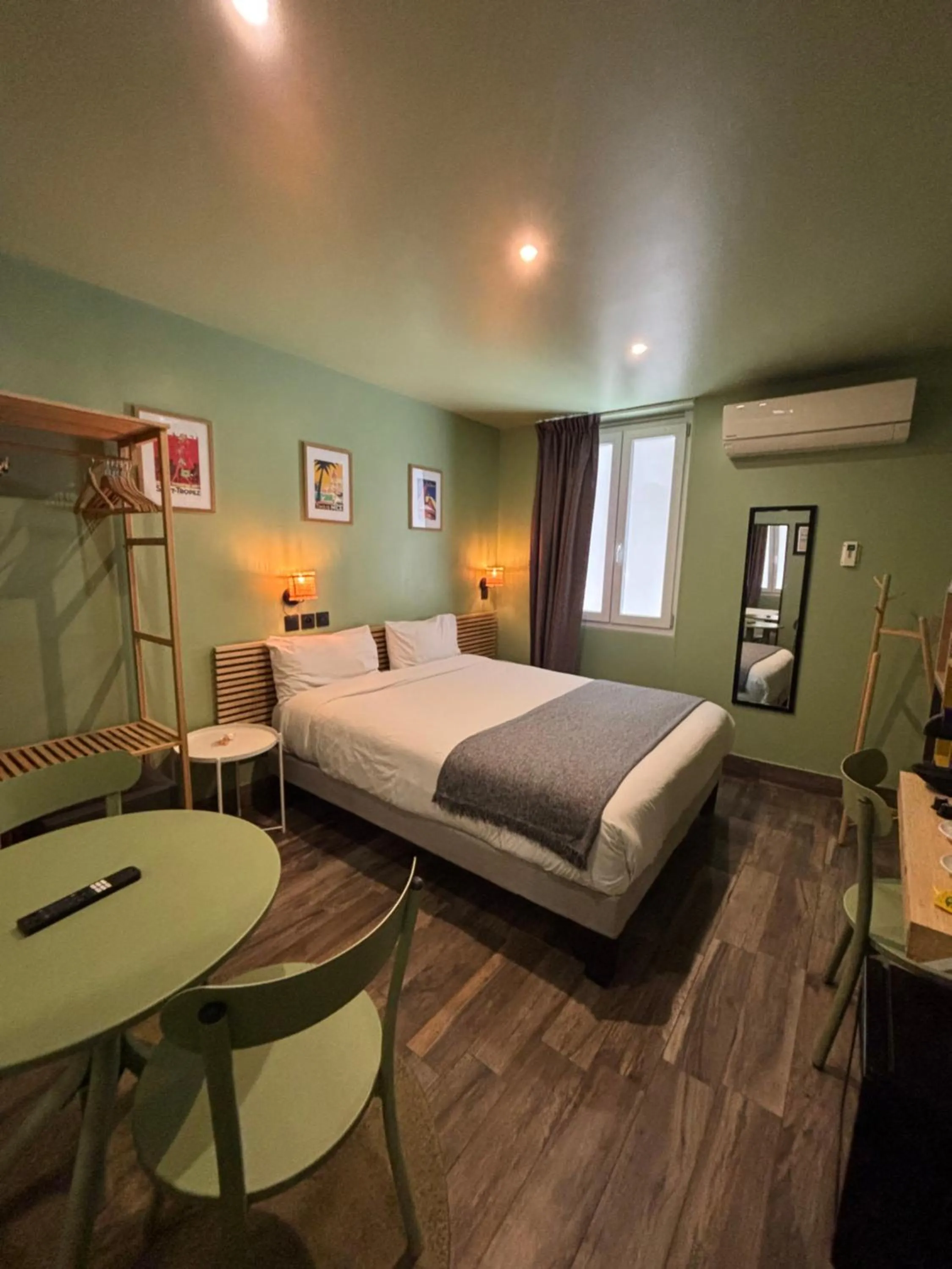 Bed in Hotel de Berne