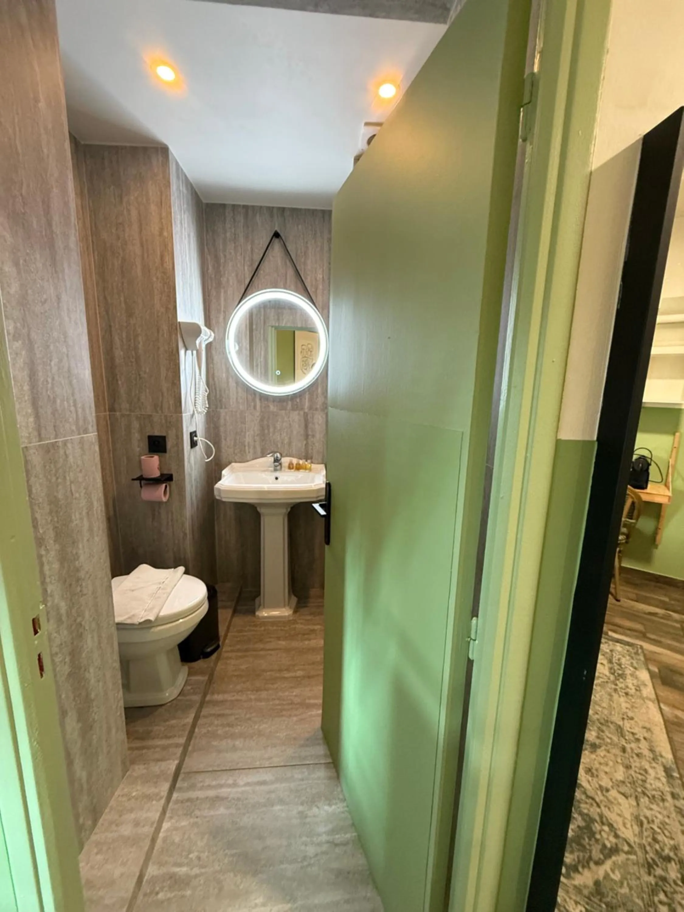 Bathroom in Hotel de Berne