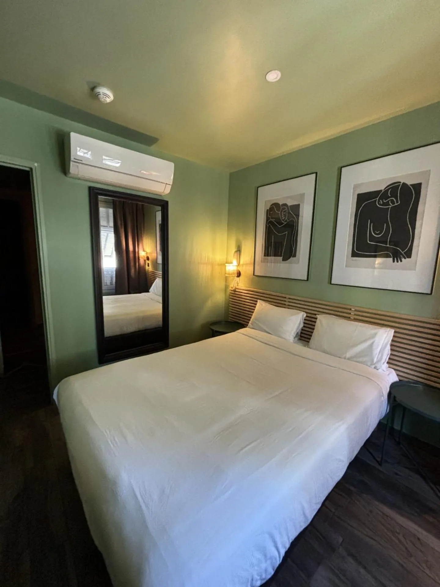 Bed in Hotel de Berne