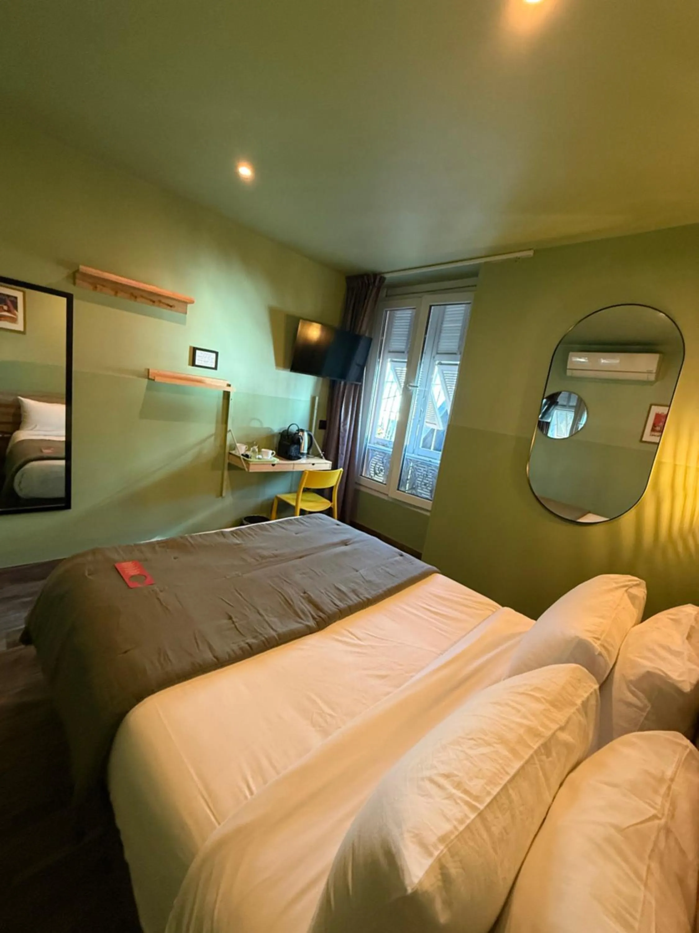 Bed in Hotel de Berne