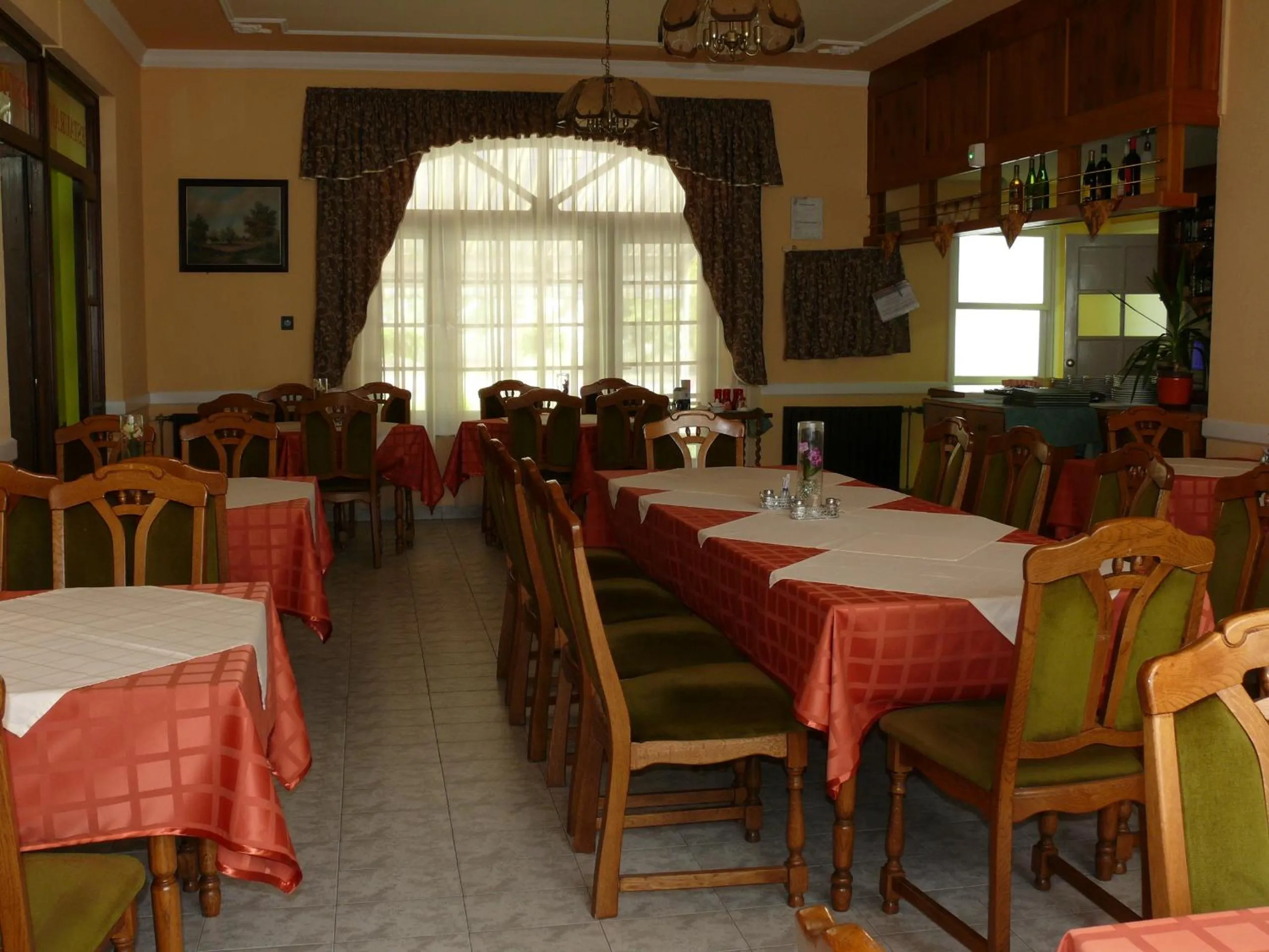 Restaurant/places to eat in Hotel Orchidea