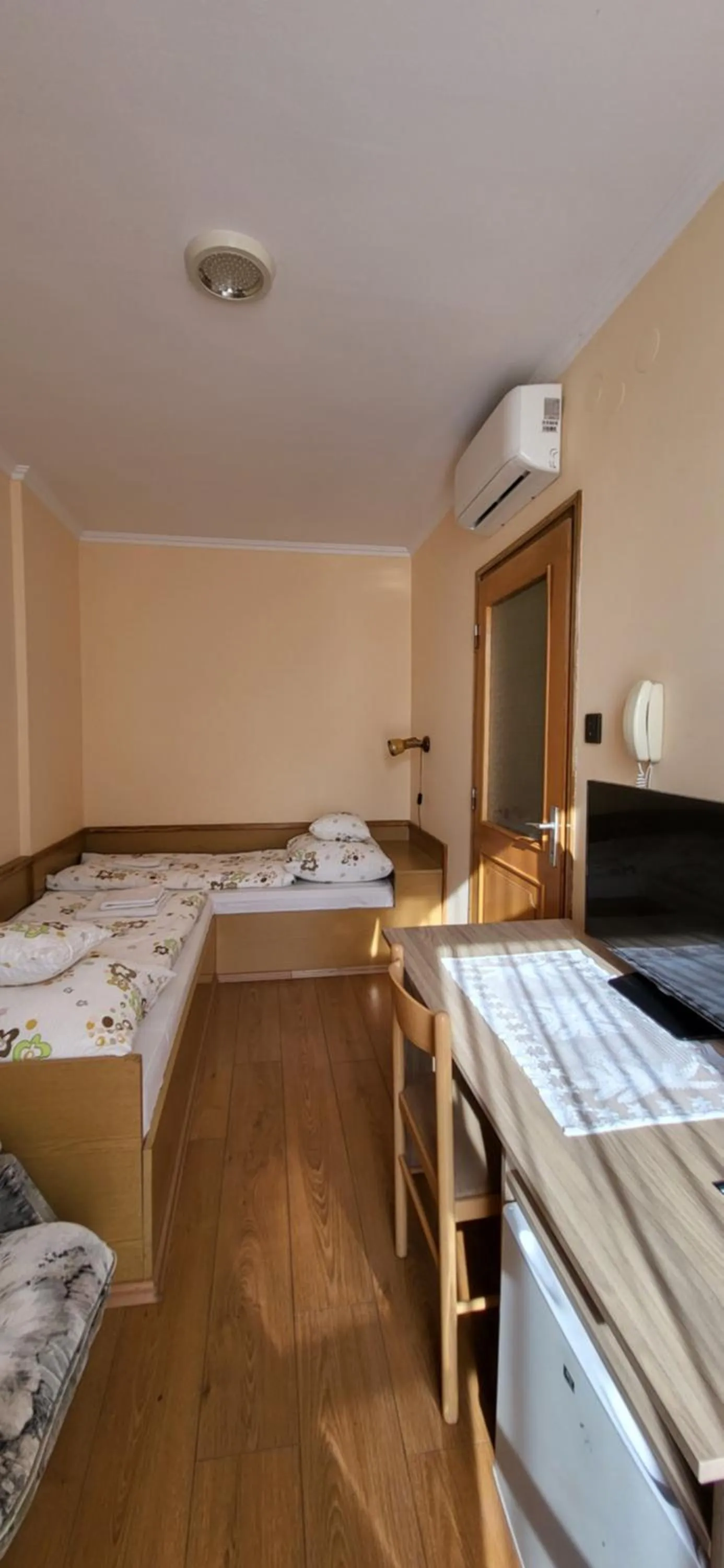 Bed in Hotel Orchidea