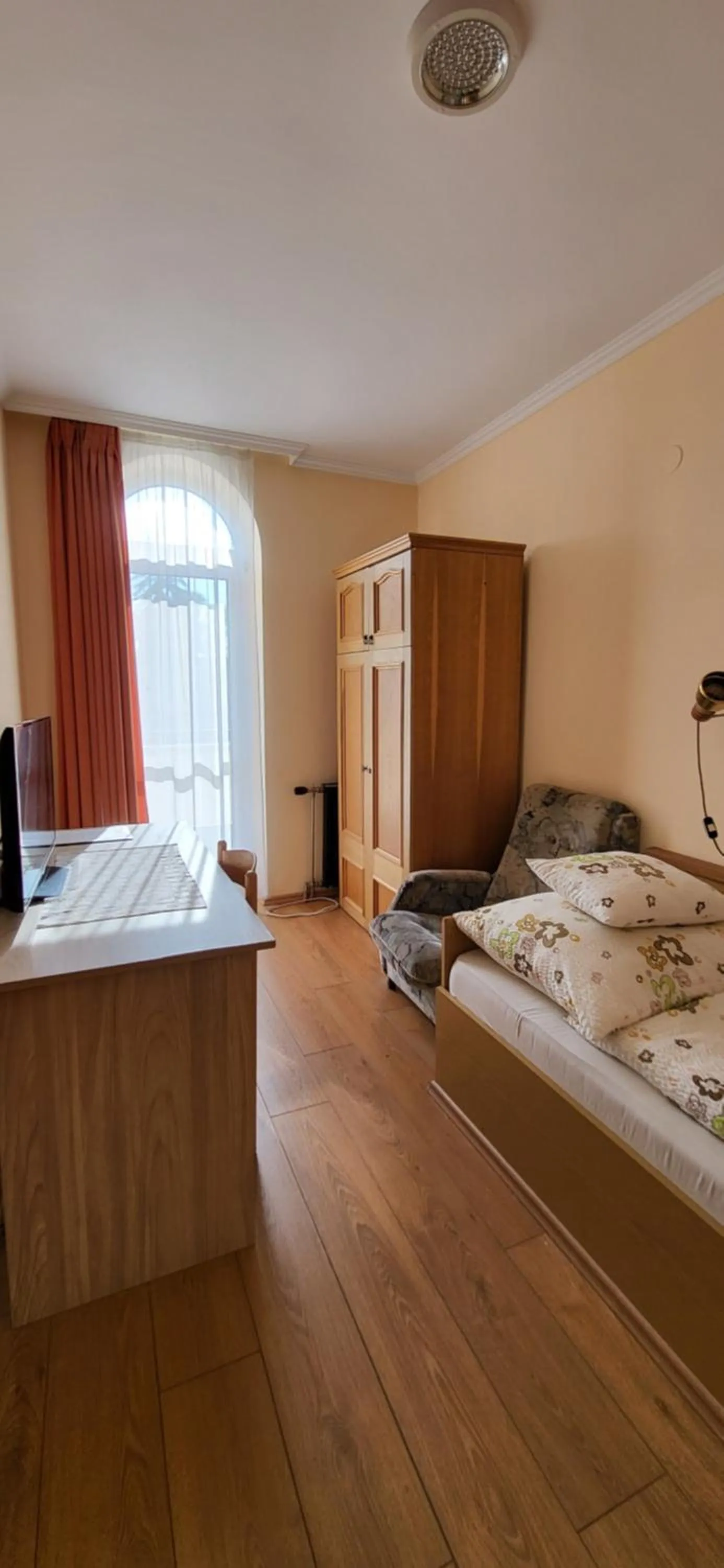 Bed in Hotel Orchidea