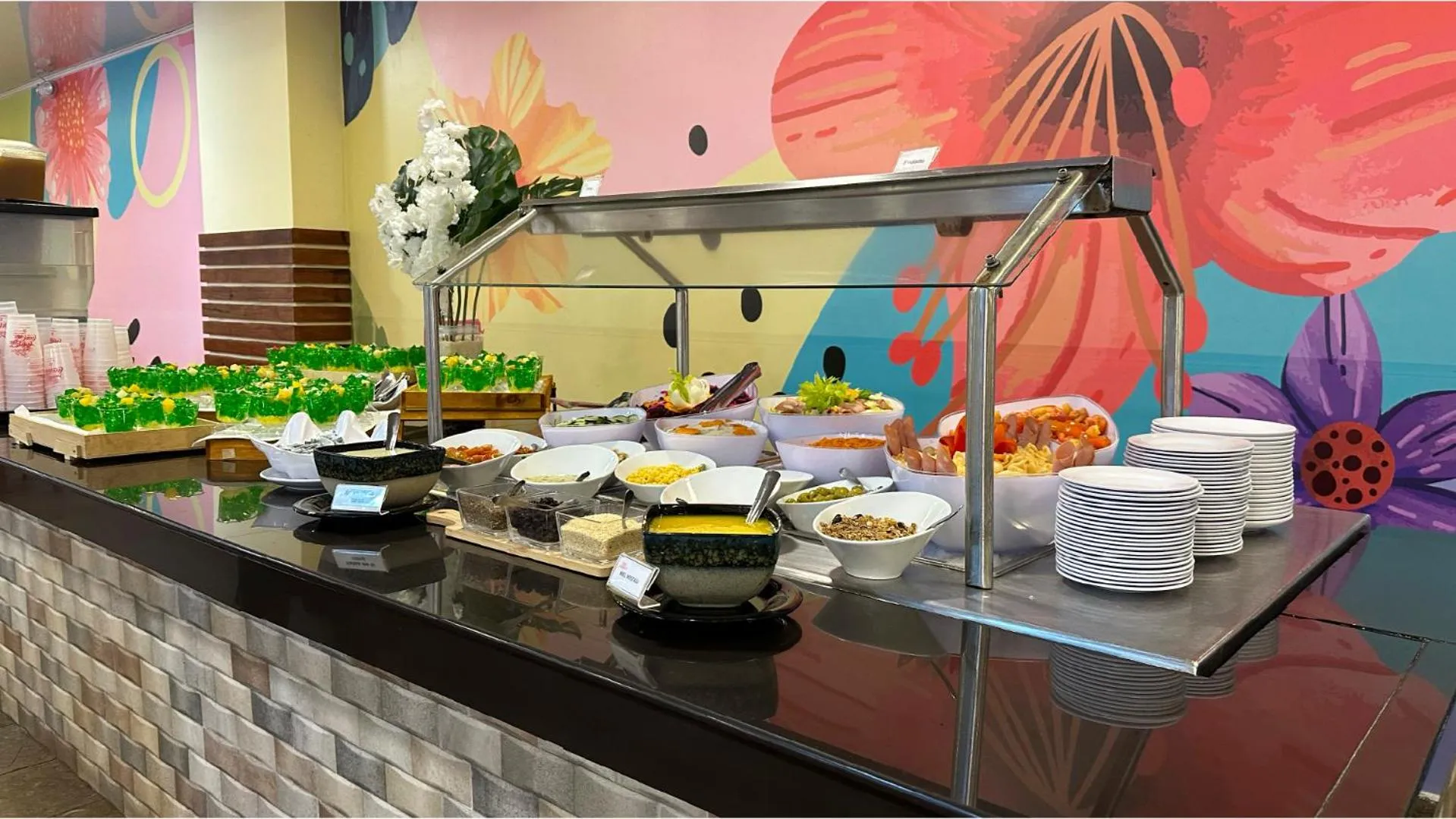 Restaurant/places to eat in Hotel Tower by On vacation