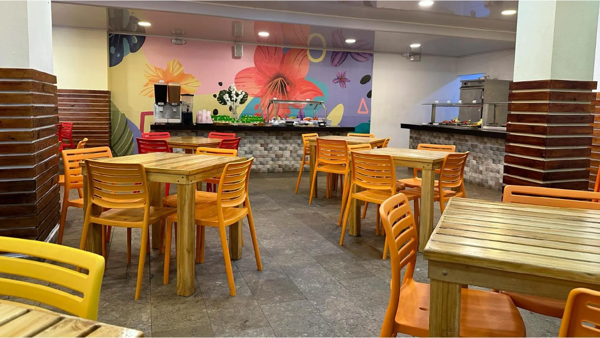 Restaurant/places to eat in Hotel Tower by On vacation