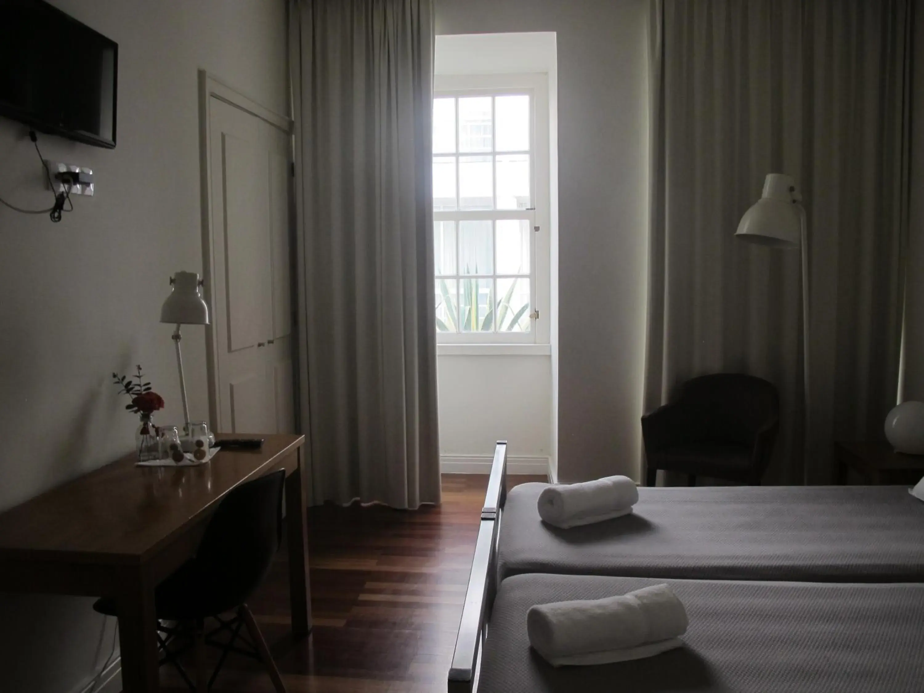 Twin Room with Private Bathroom in Azores Youth Hostels - Sao Miguel Twin Room with Private Bathroom in Azores Youth Hostels - Sao Miguel