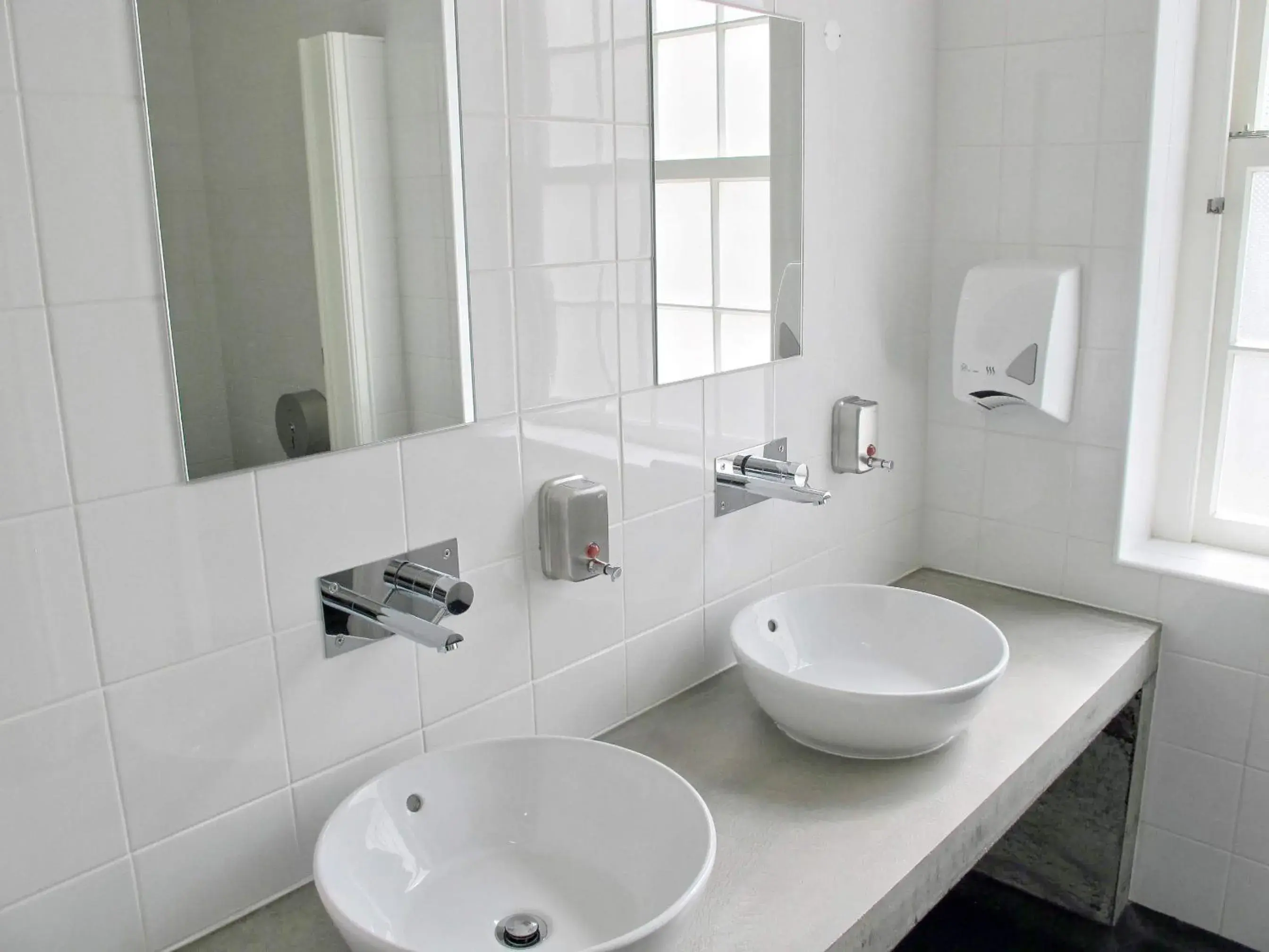 Quadruple Room in Azores Youth Hostels - Sao Miguel Quadruple Room in Azores Youth Hostels - Sao Miguel