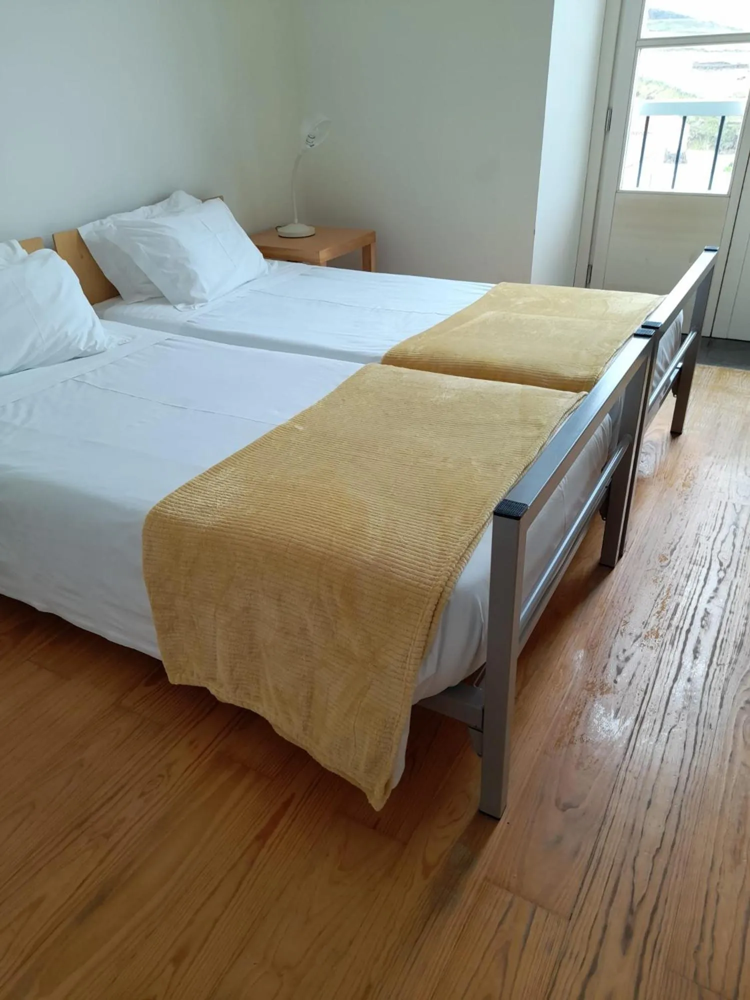 Bed in Azores Youth Hostels - Santa Maria