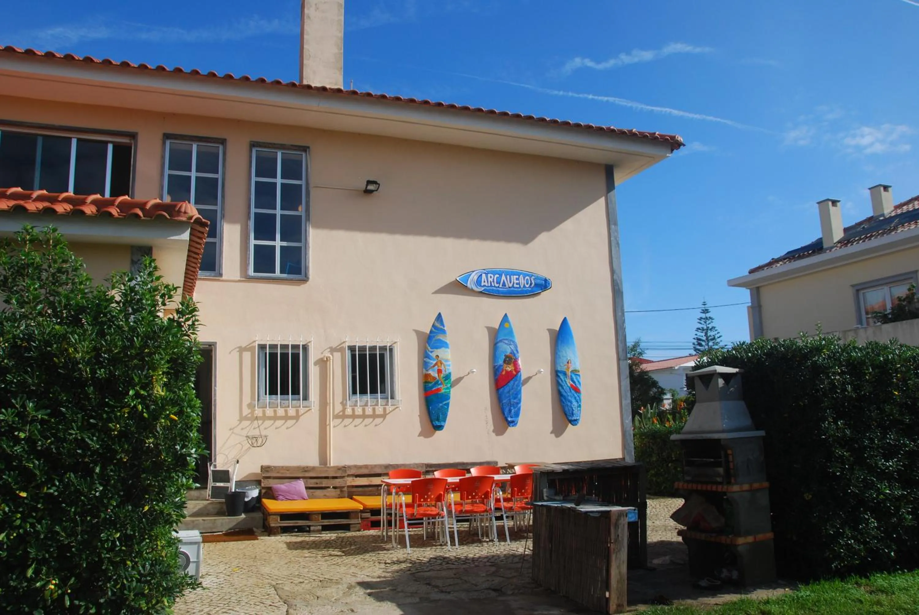 Property building in Carcavelos Surf Hostel and Surf Camp