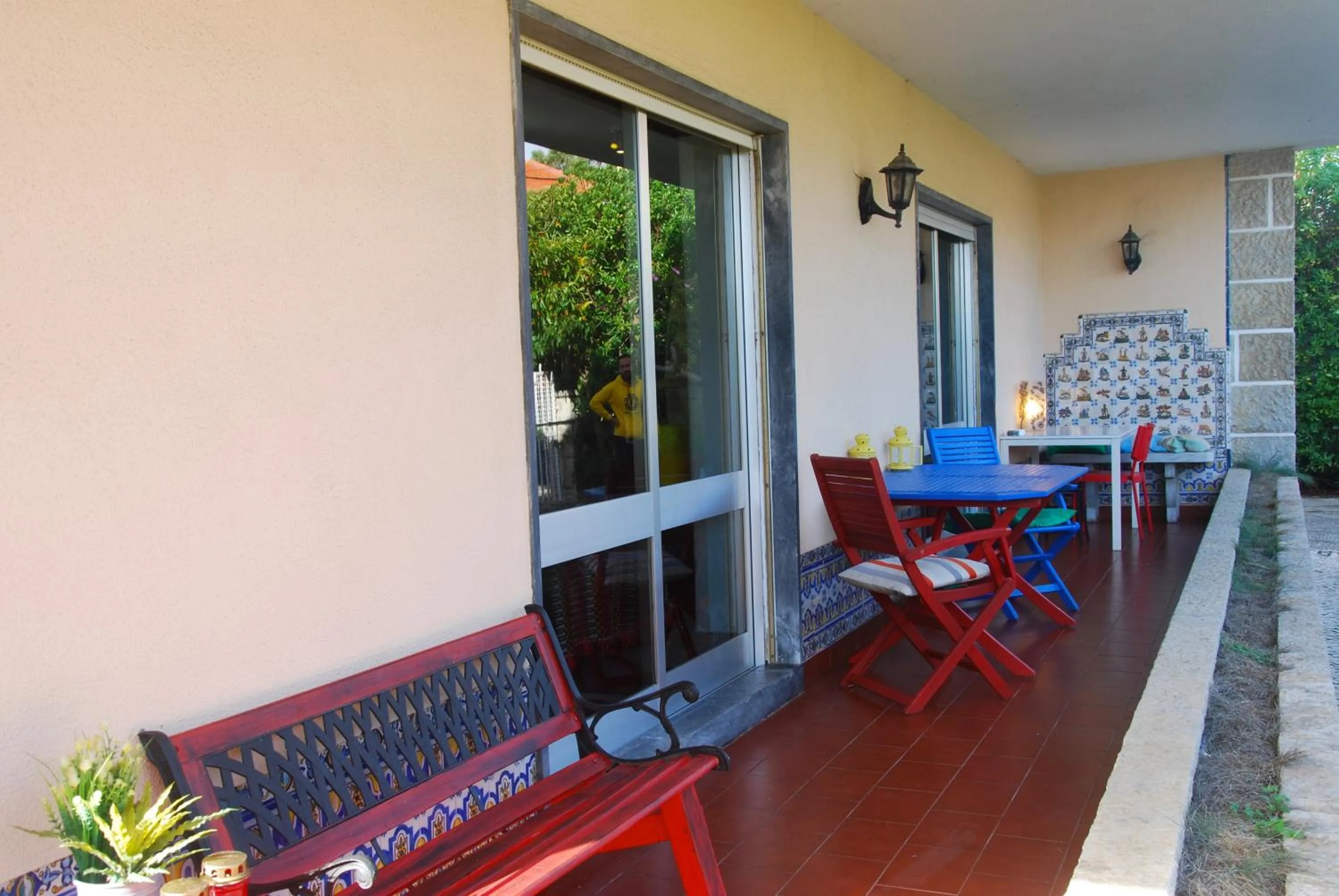 Patio in Carcavelos Surf Hostel and Surf Camp