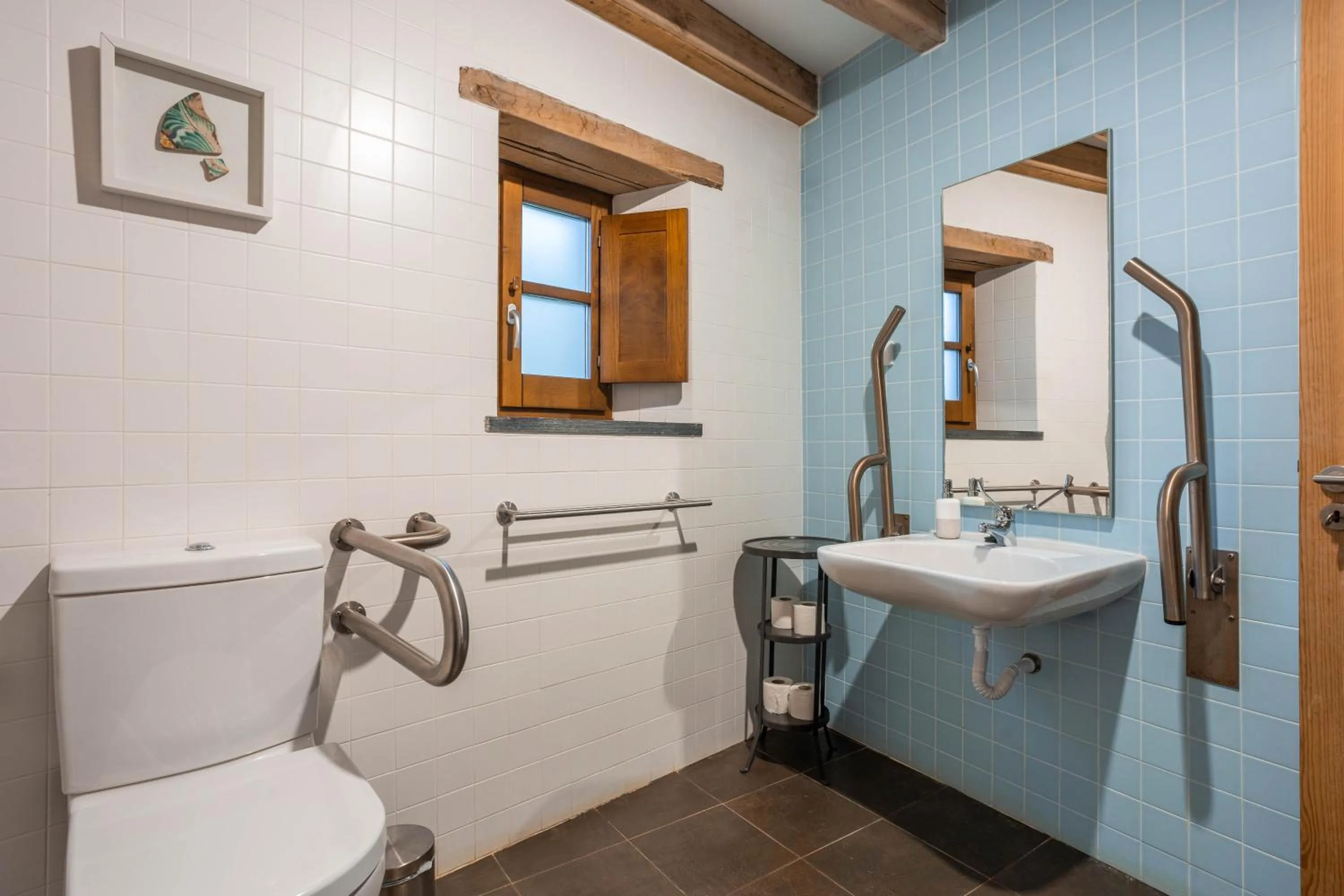 Bathroom in Cerdeira - Home for Creativity