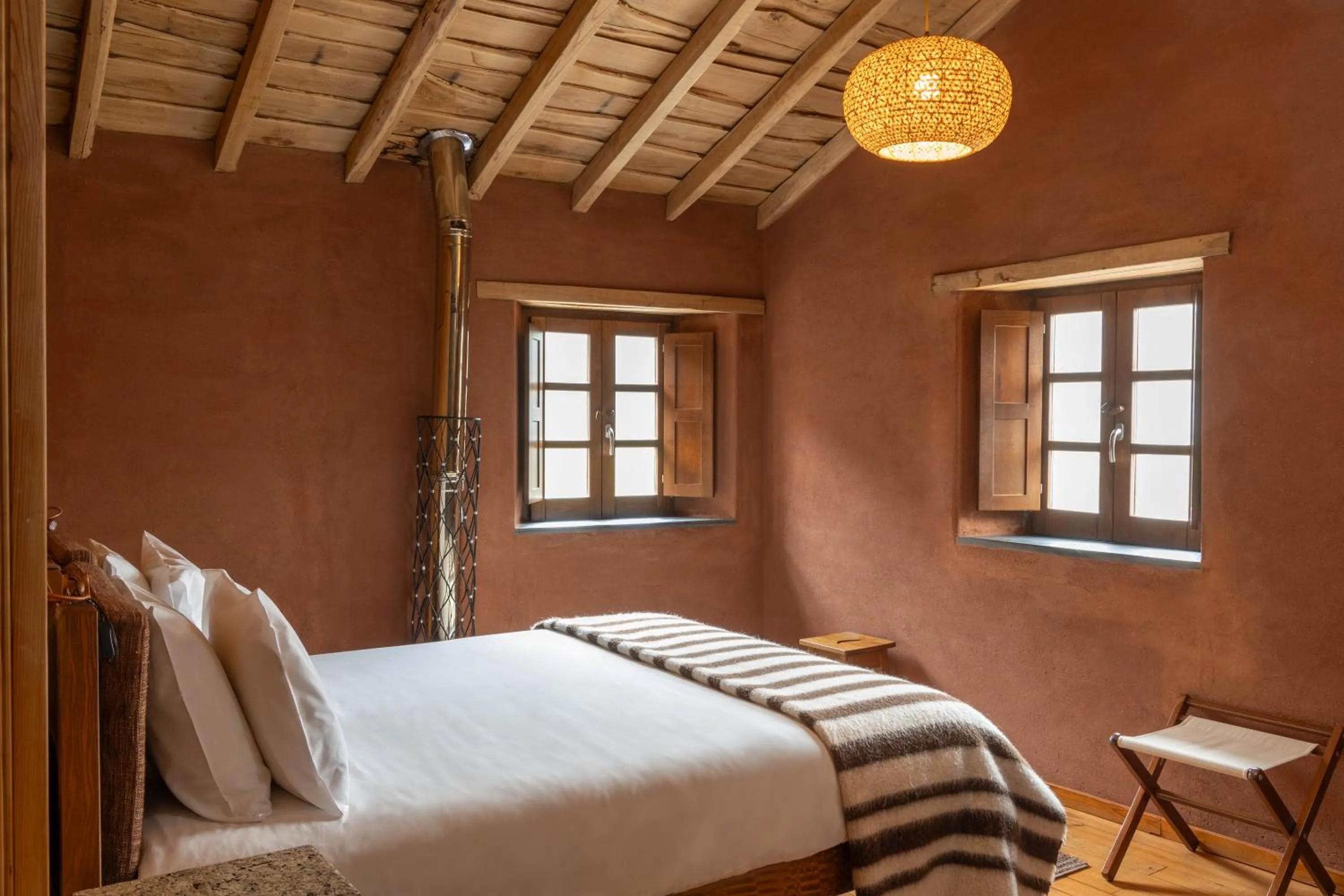 Photo of the whole room, Bed in Cerdeira - Home for Creativity