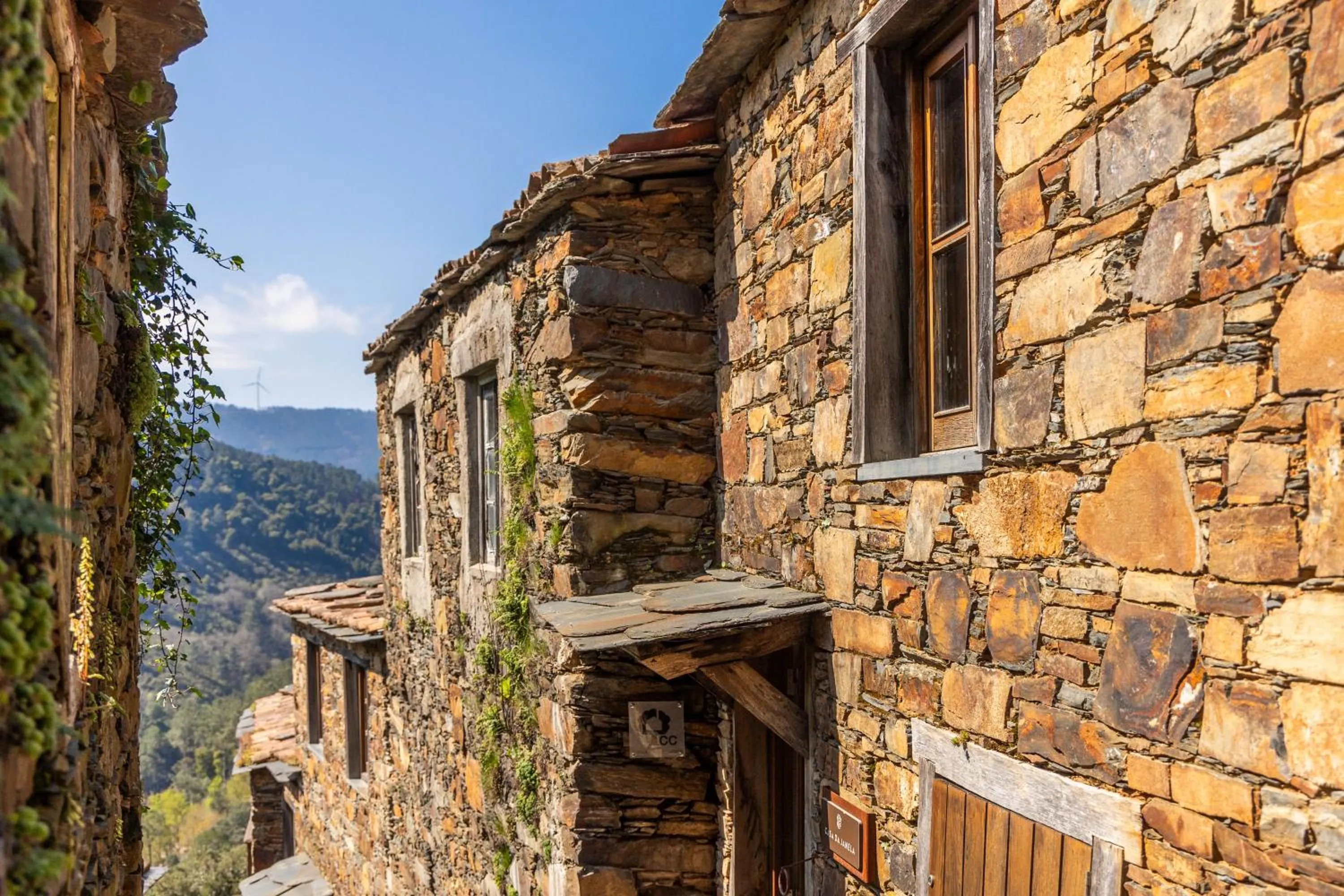 Property building in Cerdeira - Home for Creativity