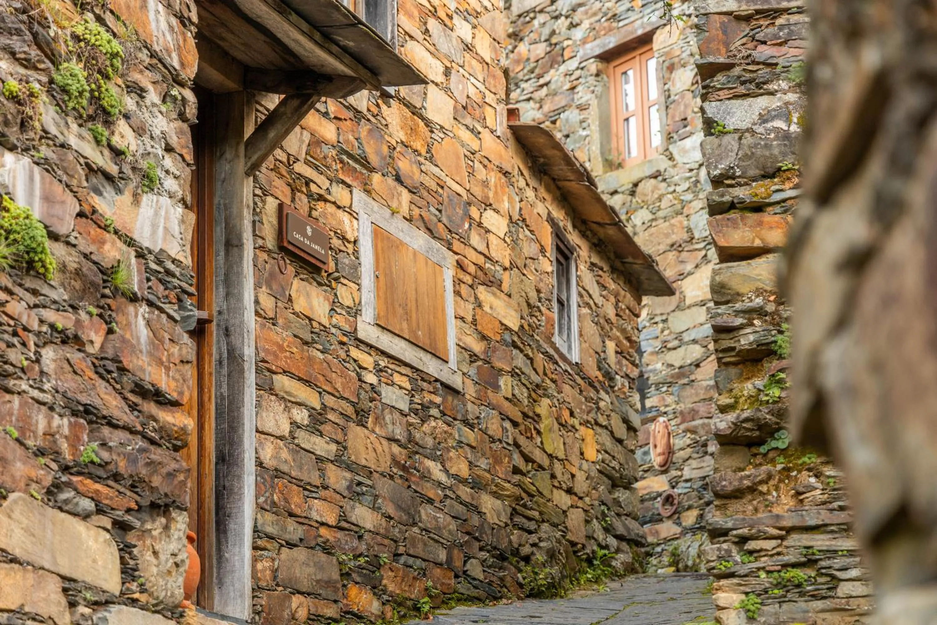 Property building in Cerdeira - Home for Creativity