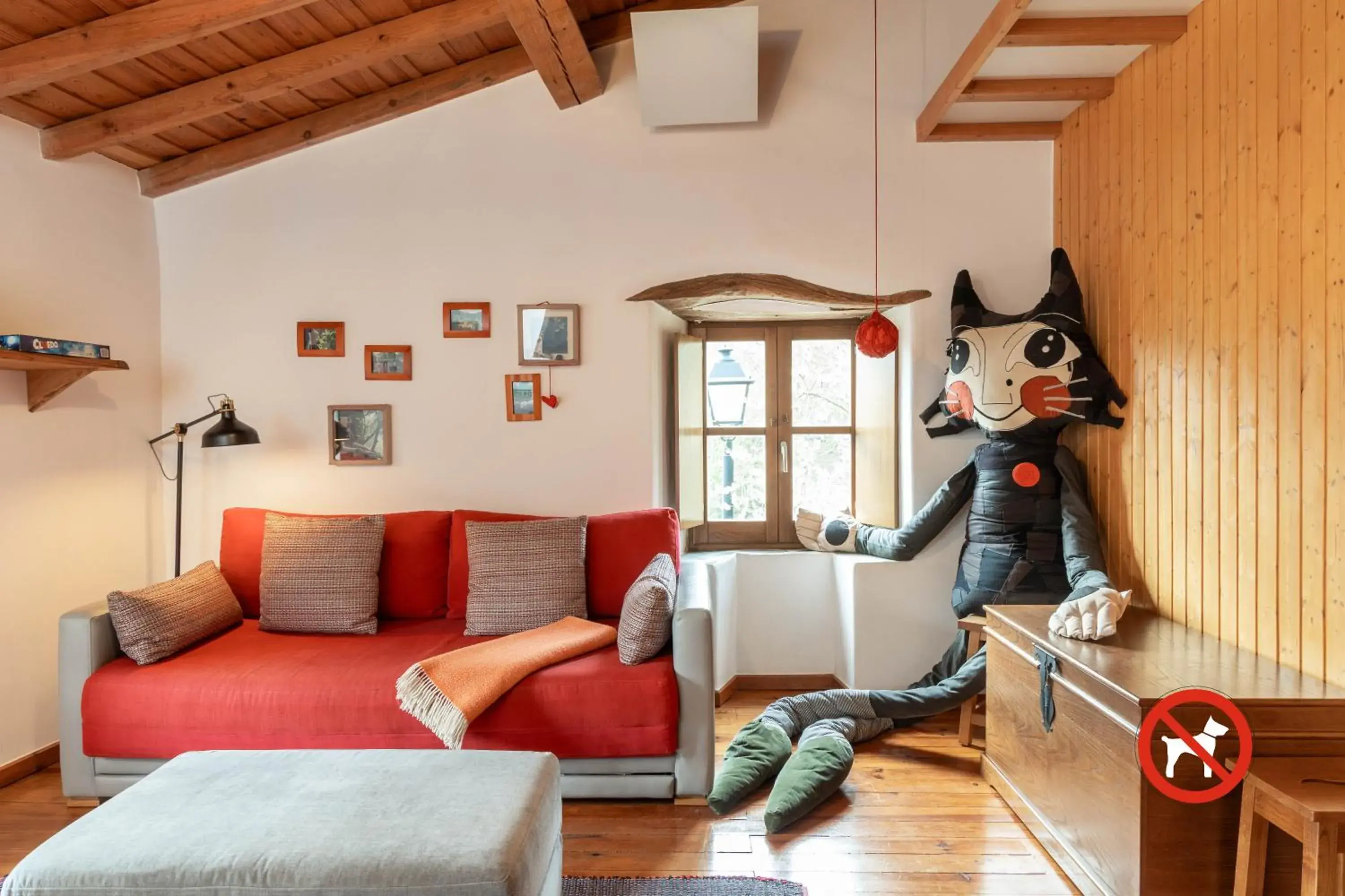 Two-Bedroom House in Cerdeira - Home for Creativity Two-Bedroom House in Cerdeira - Home for Creativity