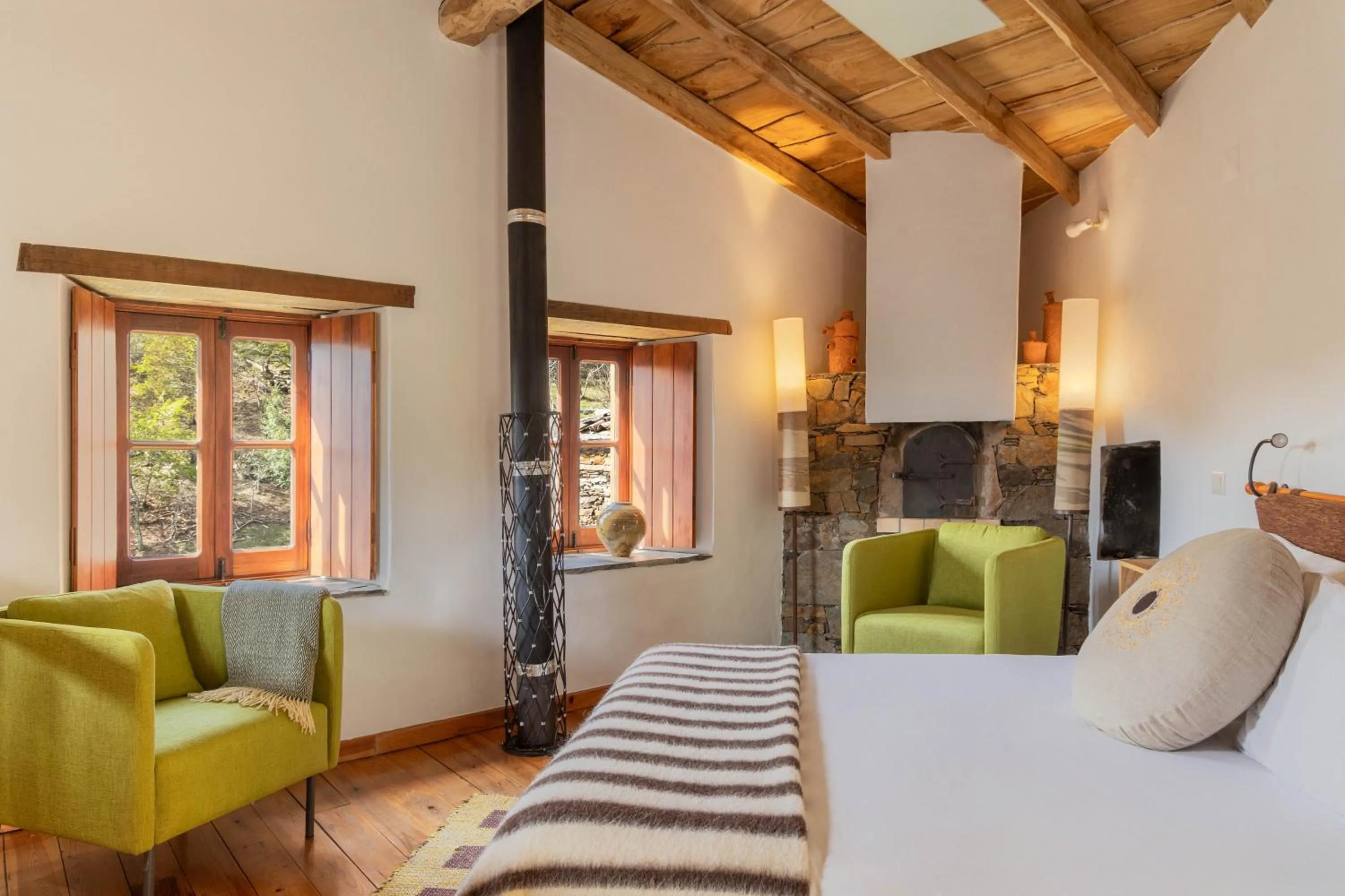 Bedroom, Bed in Cerdeira - Home for Creativity