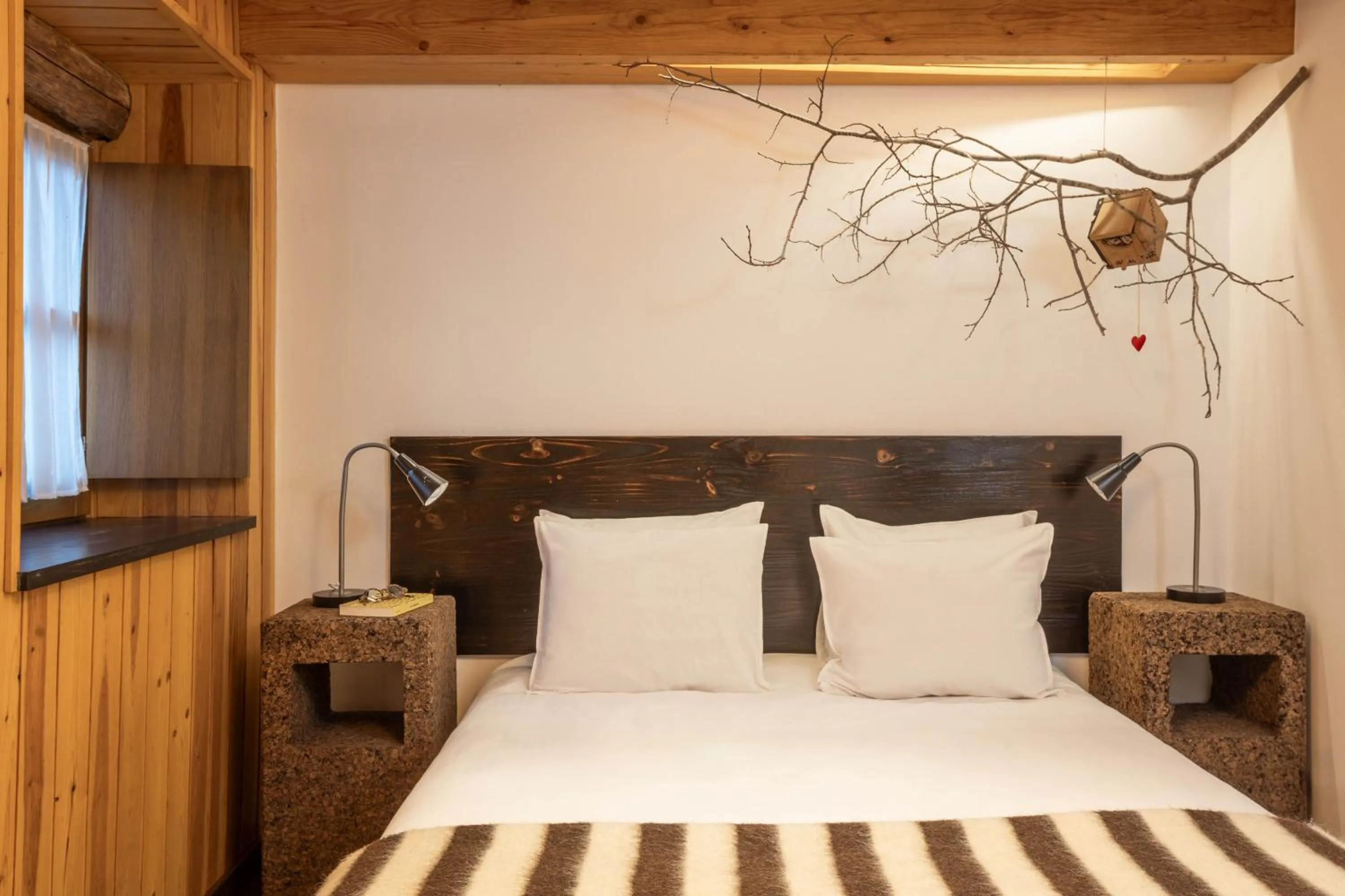 Photo of the whole room, Bed in Cerdeira - Home for Creativity